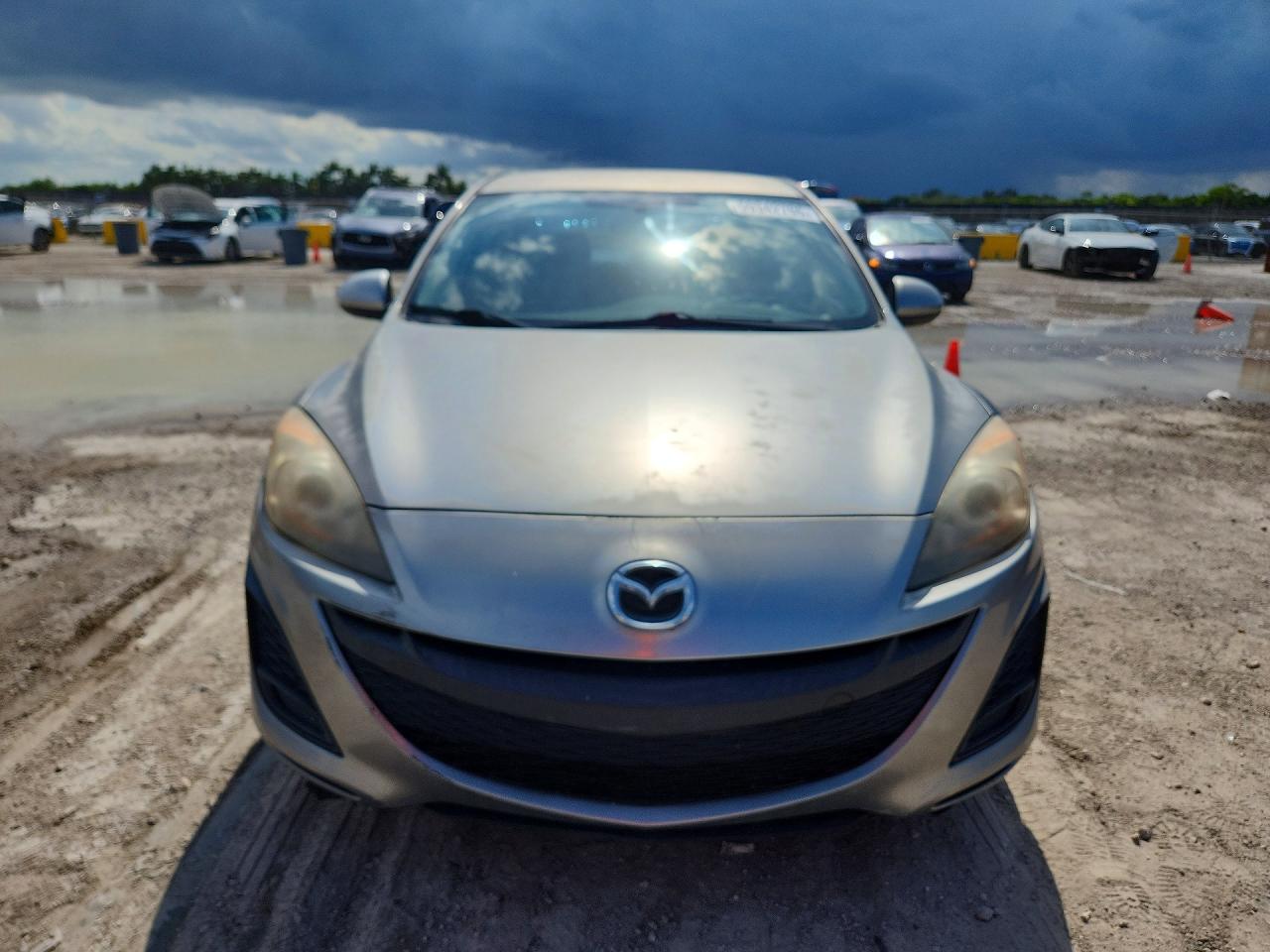 2011 Mazda 3 I Silver vin: JM1BL1UF7B1497159