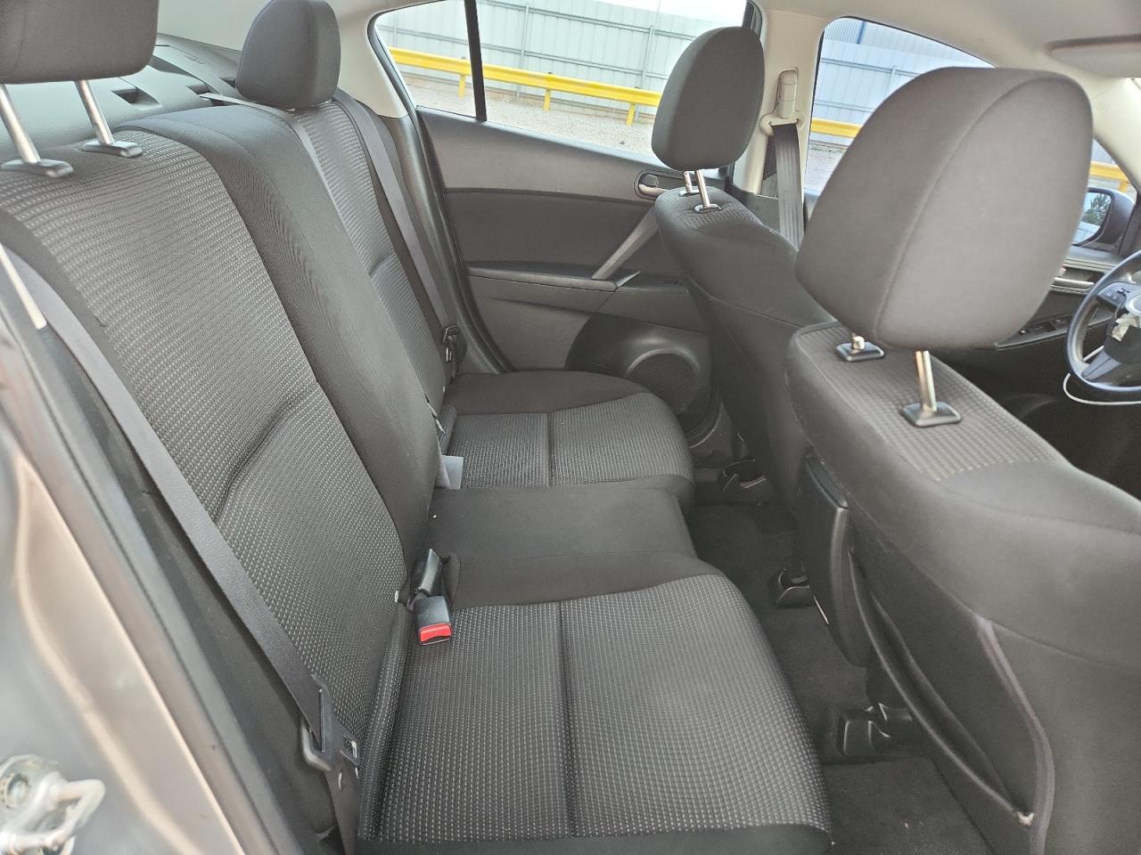 2012 Mazda 3 I Silver vin: JM1BL1UF7C1512678