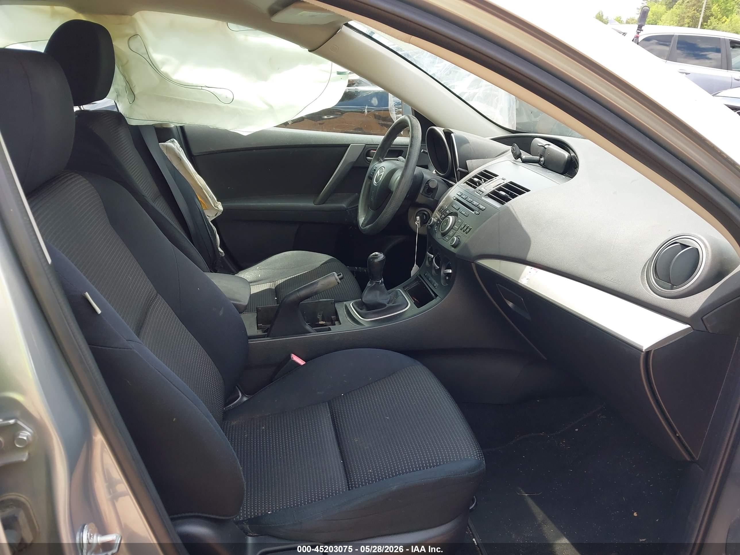 2012 Mazda Mazda3 I Sport Silver vin: JM1BL1UF7C1592824