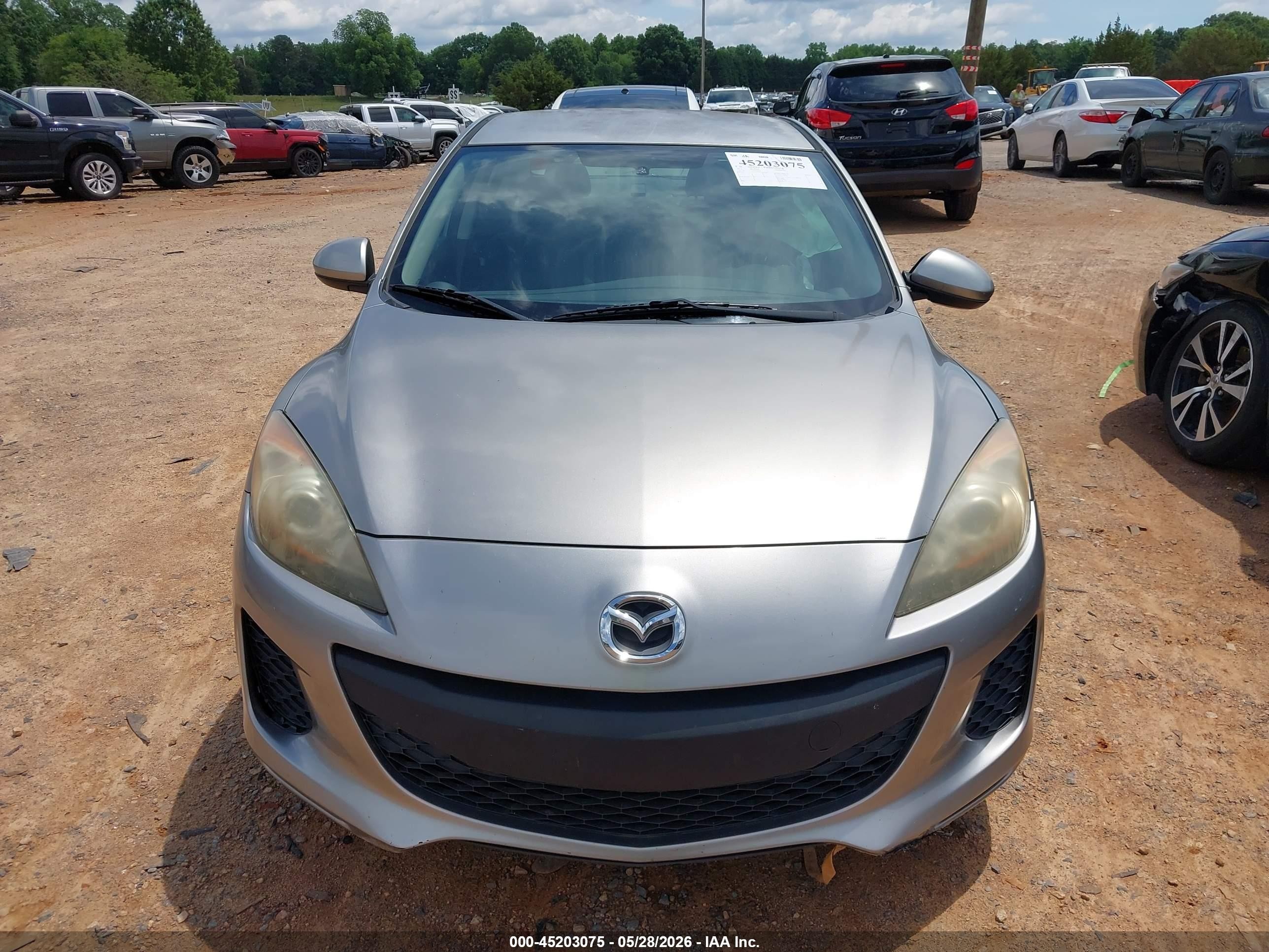 2012 Mazda Mazda3 I Sport Silver vin: JM1BL1UF7C1592824