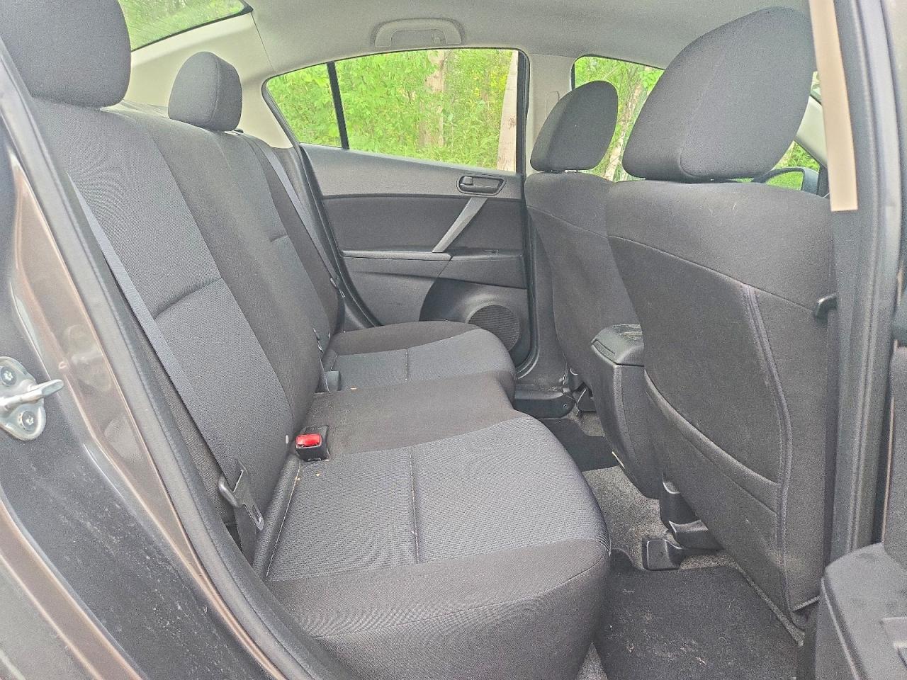 2011 Mazda 3 I Серый vin: JM1BL1UF9B1429557