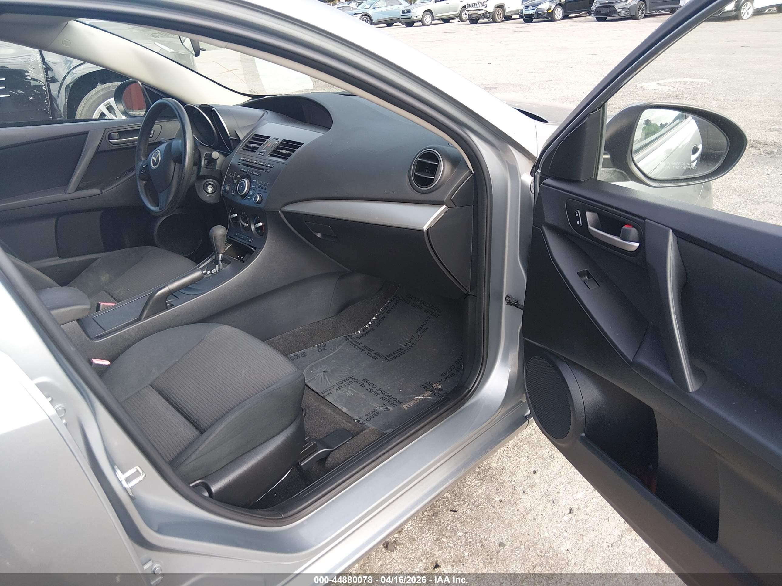 2012 Mazda Mazda3 I Sport Silver vin: JM1BL1UF9C1679768
