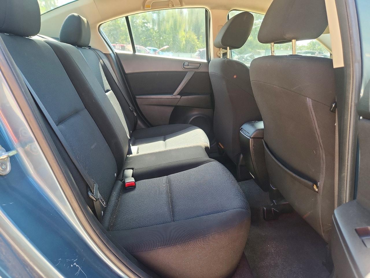 2011 Mazda 3 I Blue vin: JM1BL1UFXB1466343
