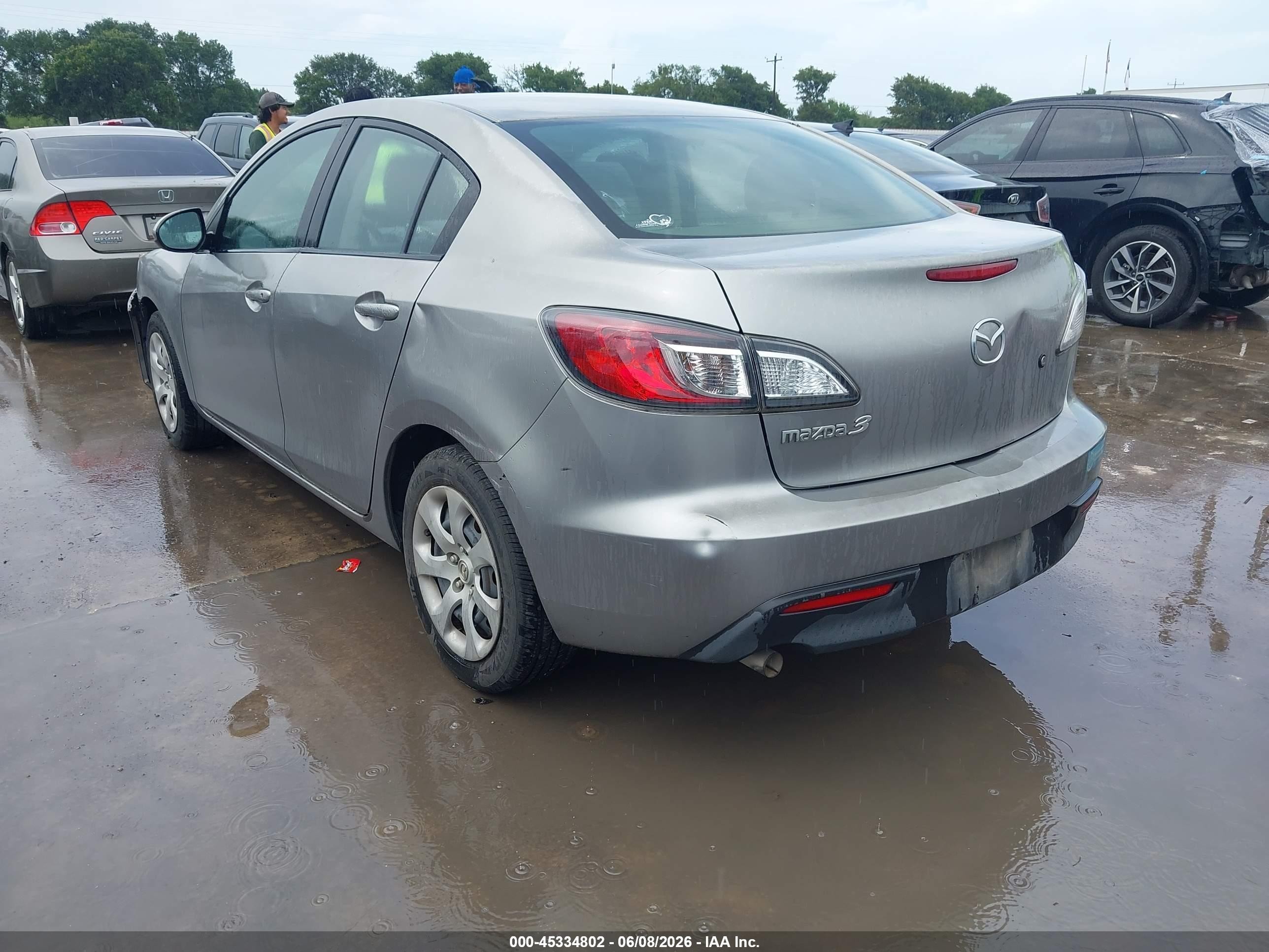2011 Mazda Mazda3 I Sport Silver vin: JM1BL1UFXB1496037