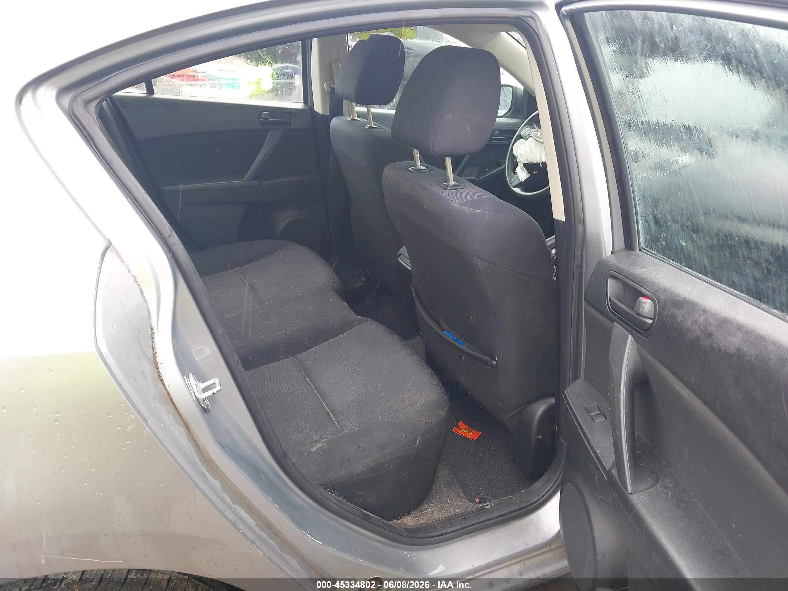 2011 Mazda Mazda3 I Sport Silver vin: JM1BL1UFXB1496037