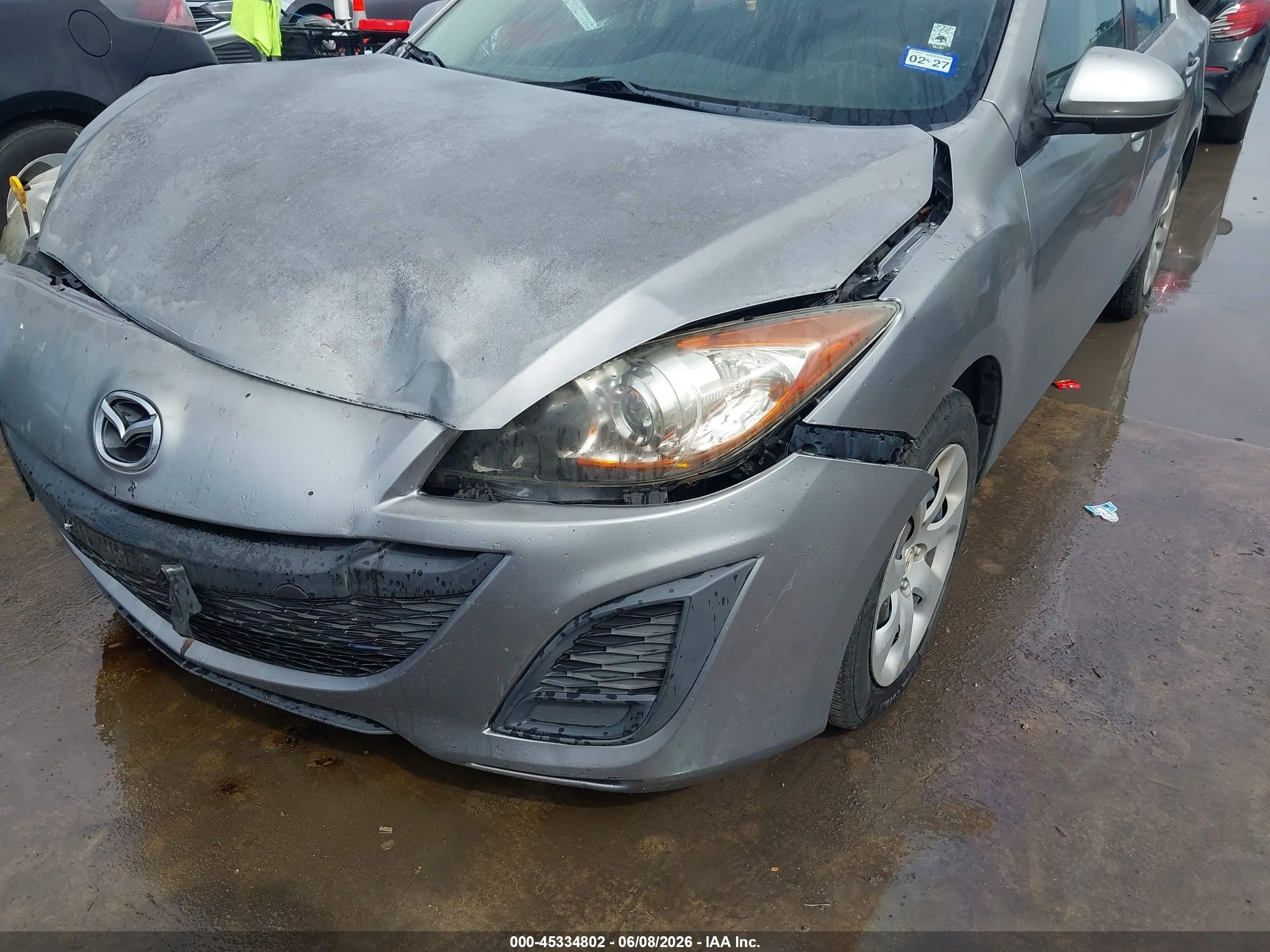 2011 Mazda Mazda3 I Sport Silver vin: JM1BL1UFXB1496037