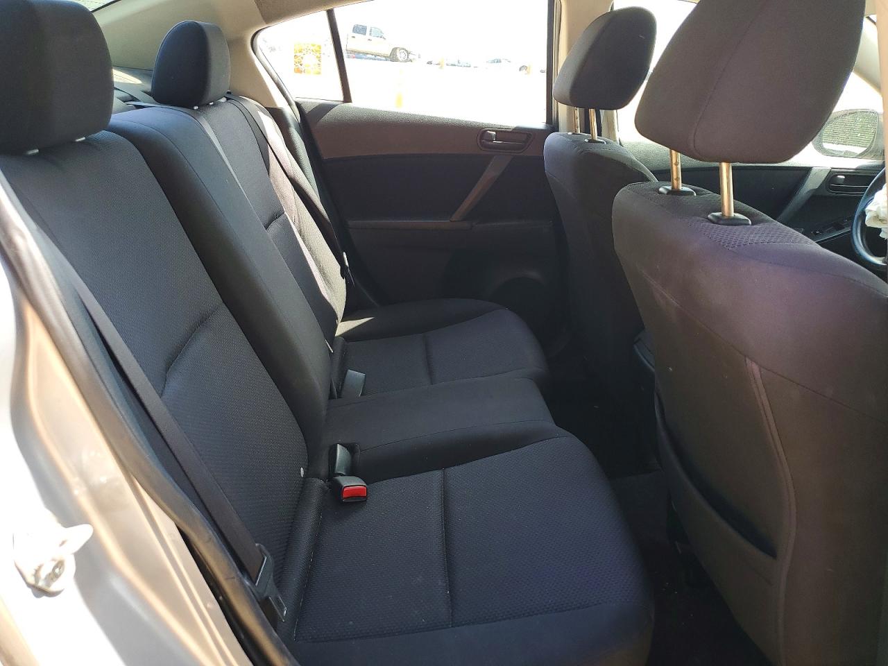 2011 Mazda 3 I Silver vin: JM1BL1UFXB1498774