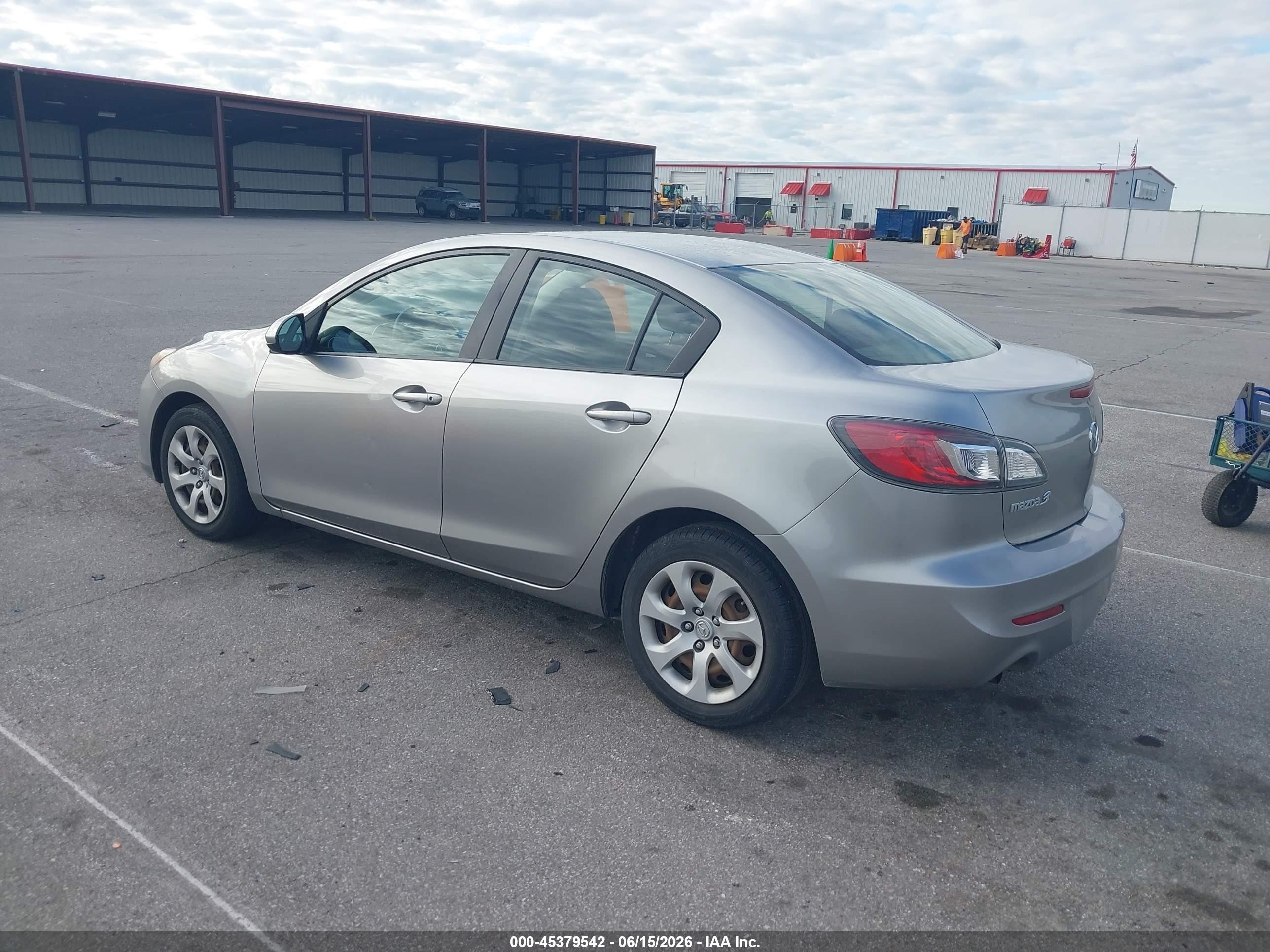 2012 Mazda Mazda3 I Sport Gray vin: JM1BL1UFXC1554262