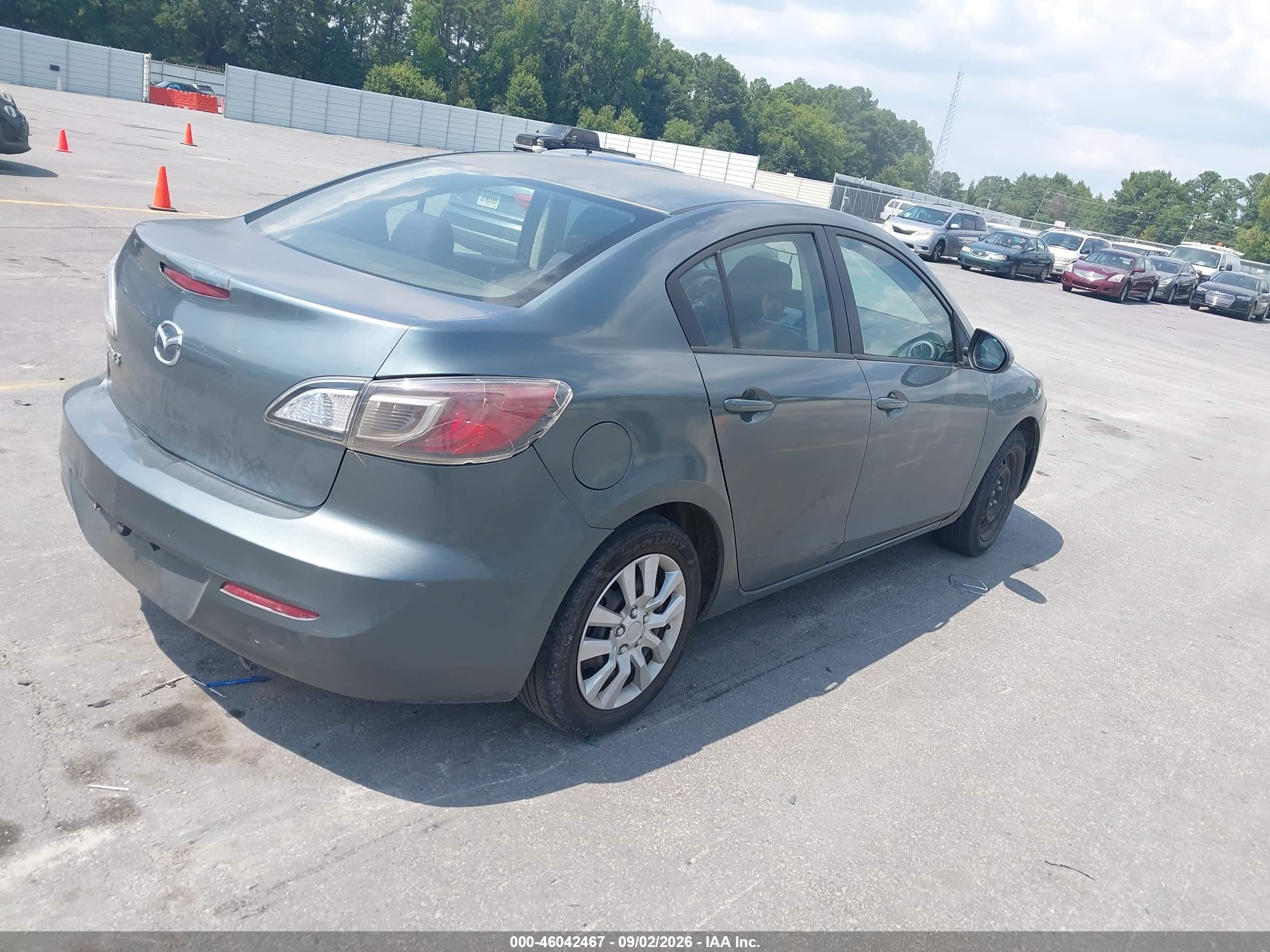 2012 Mazda Mazda3 I Sport Gray vin: JM1BL1UFXC1612340