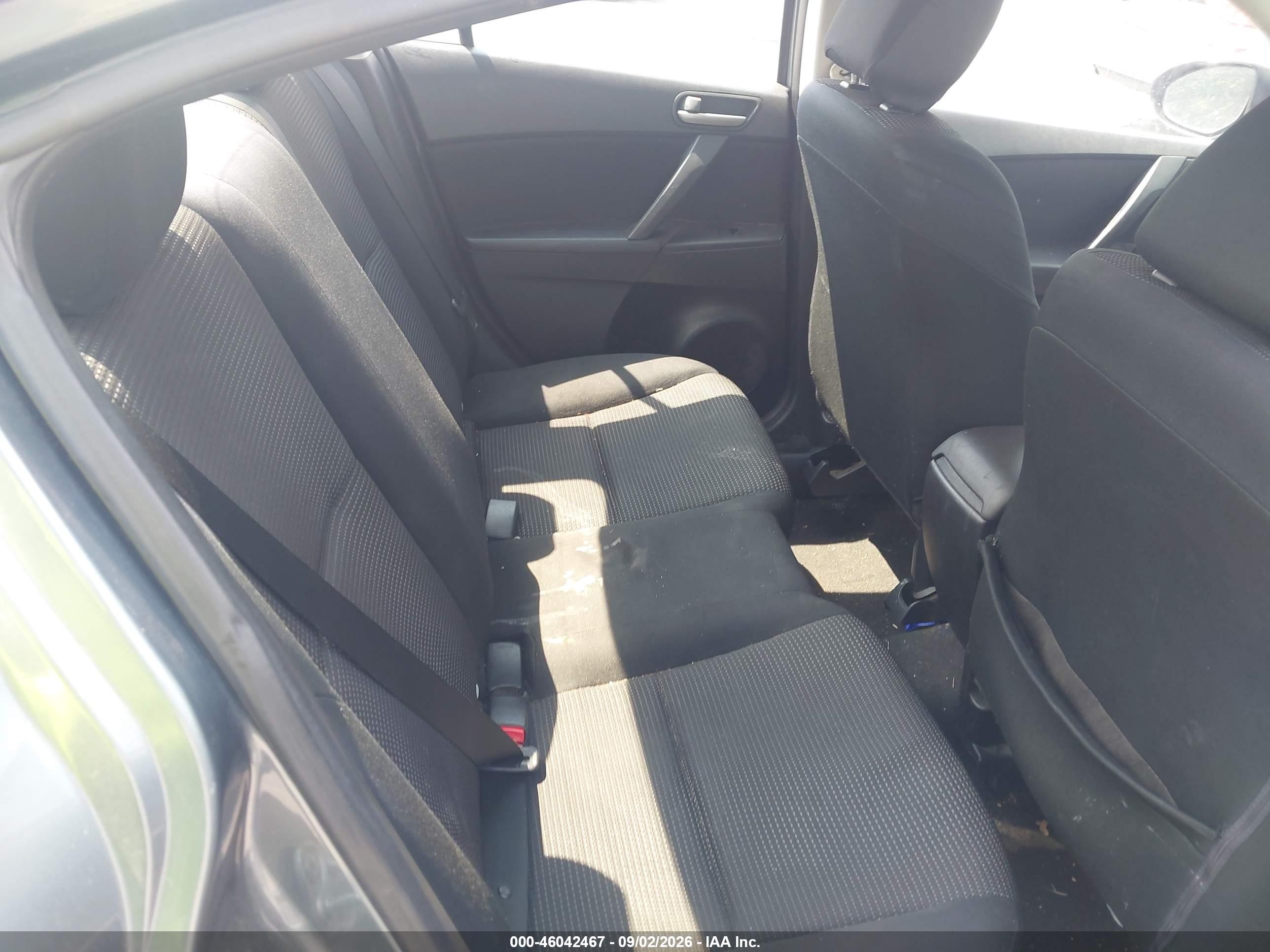 2012 Mazda Mazda3 I Sport Gray vin: JM1BL1UFXC1612340