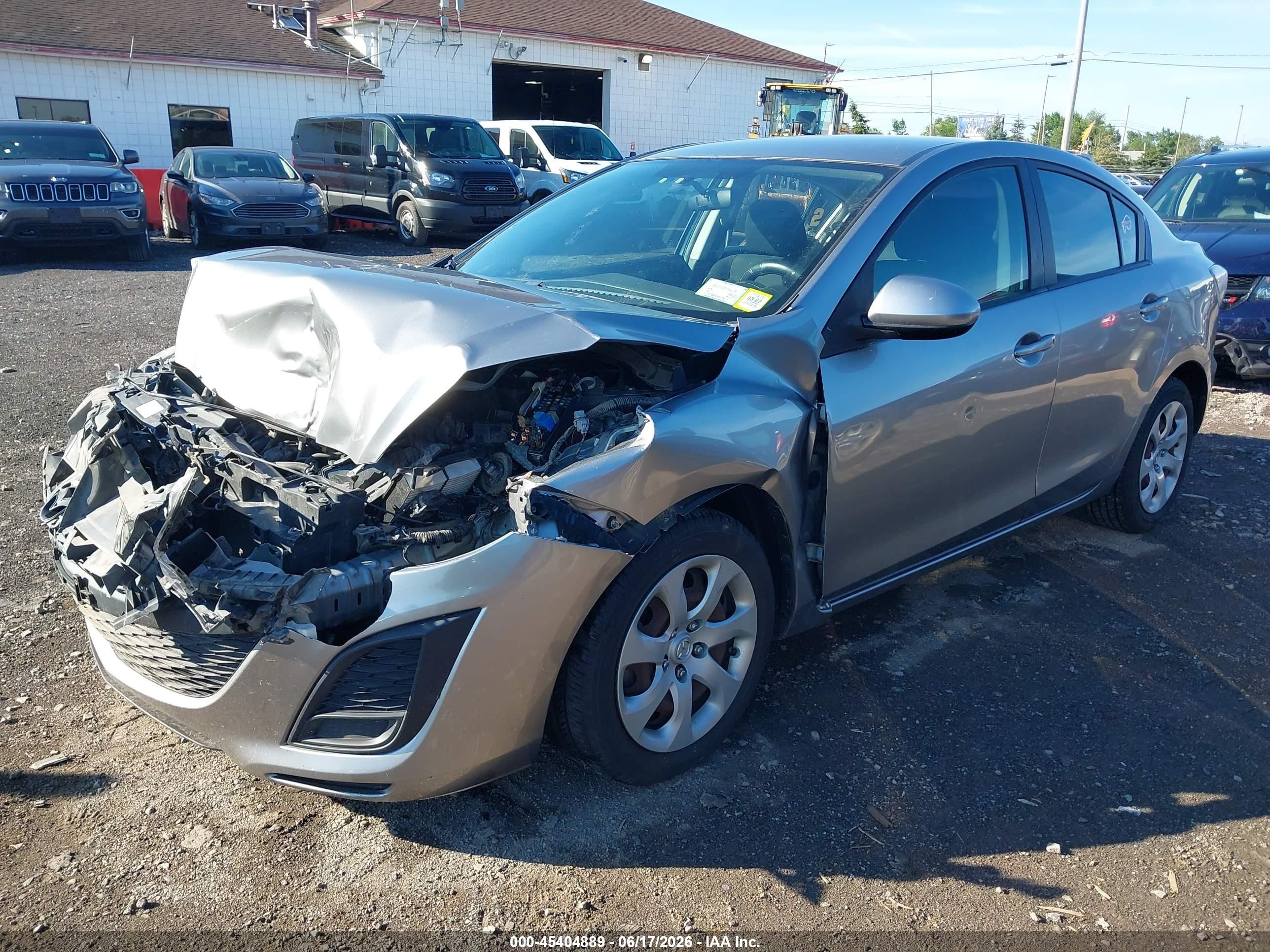 2011 Mazda Mazda3 I Sport Gray vin: JM1BL1UG0B1392651