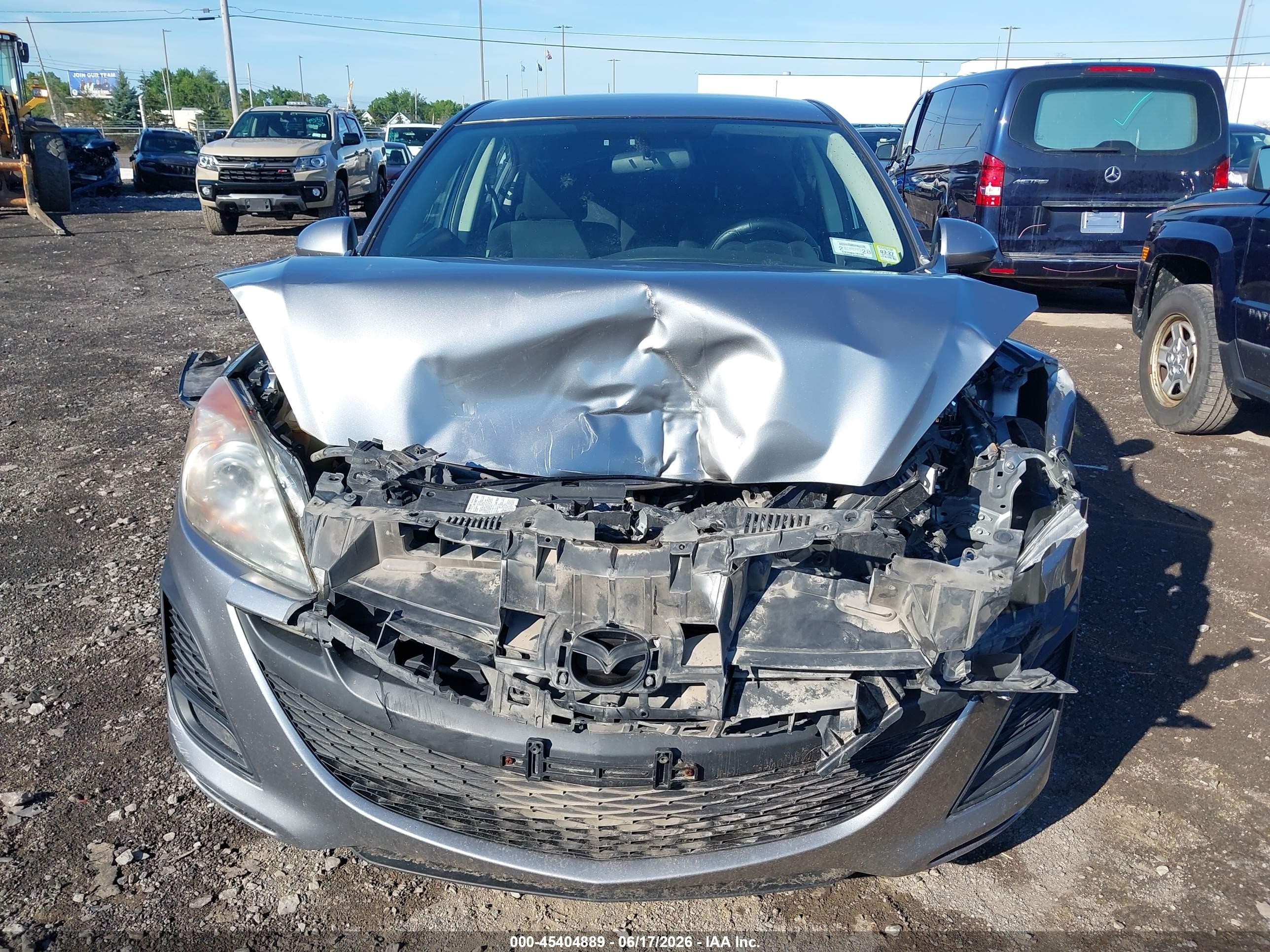 2011 Mazda Mazda3 I Sport Gray vin: JM1BL1UG0B1392651