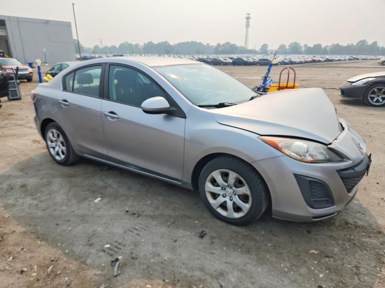 2011 Mazda 3 4d I Spt Silver vin: JM1BL1UG0B1422358