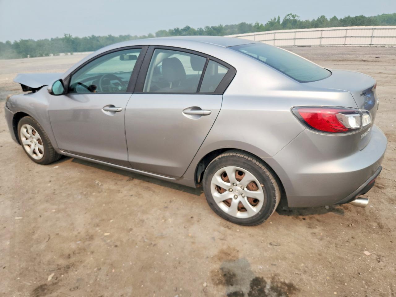 2011 Mazda 3 4d I Spt Silver vin: JM1BL1UG0B1422358