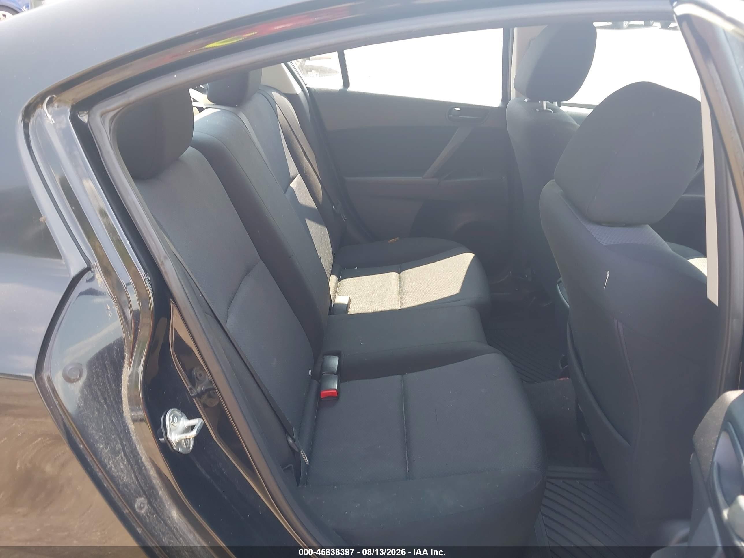 2011 Mazda Mazda3 I Sport Черный vin: JM1BL1UG0B1438141