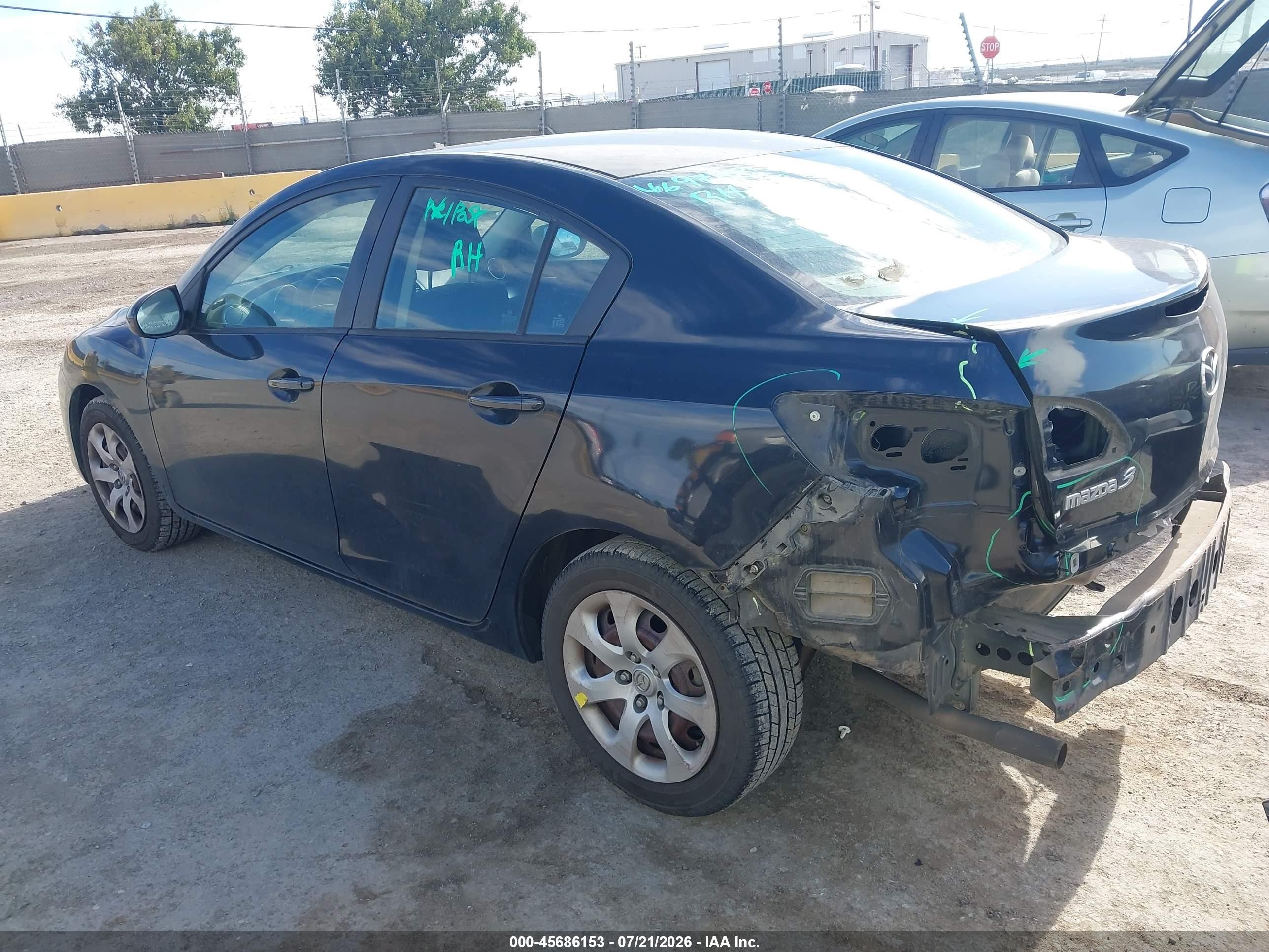 2012 Mazda Mazda3 I Sport Черный vin: JM1BL1UG0C1592690