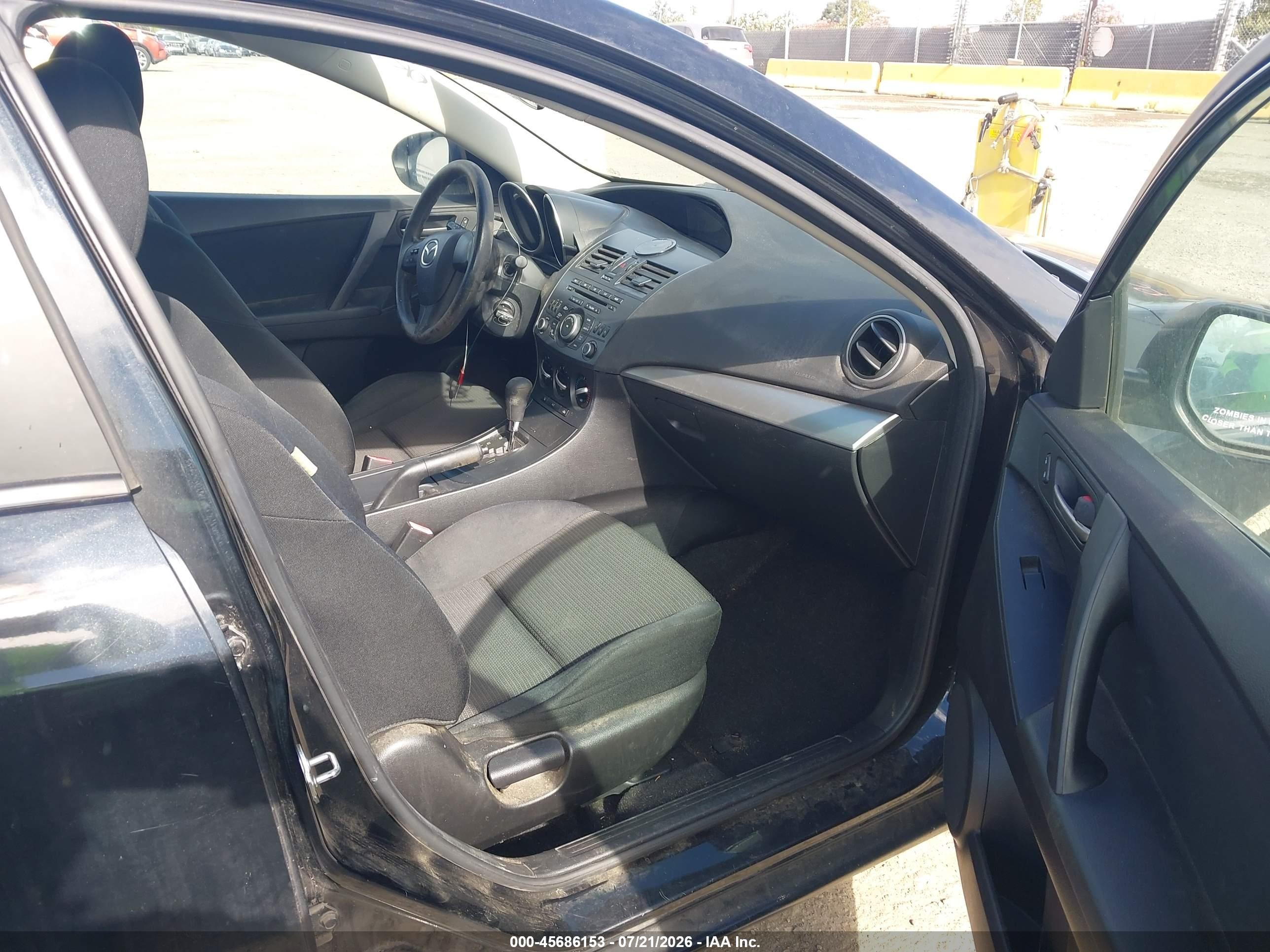 2012 Mazda Mazda3 I Sport Черный vin: JM1BL1UG0C1592690