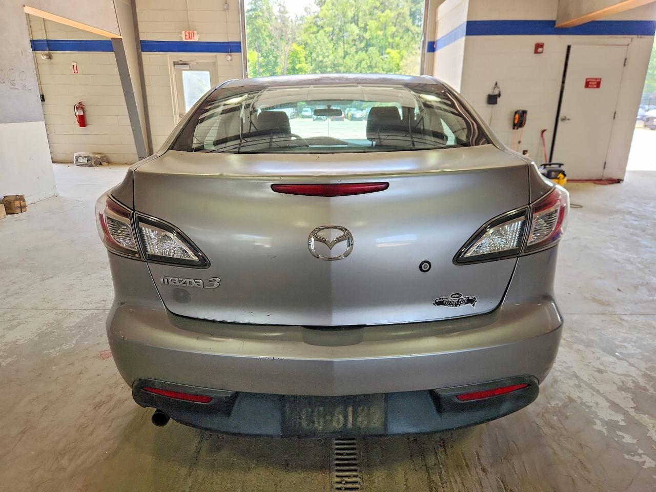 2011 Mazda 3 I Silver vin: JM1BL1UG1B1360243