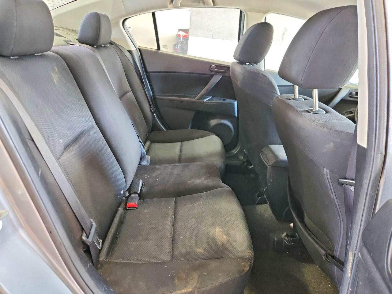 2011 Mazda 3 I Silver vin: JM1BL1UG1B1360243