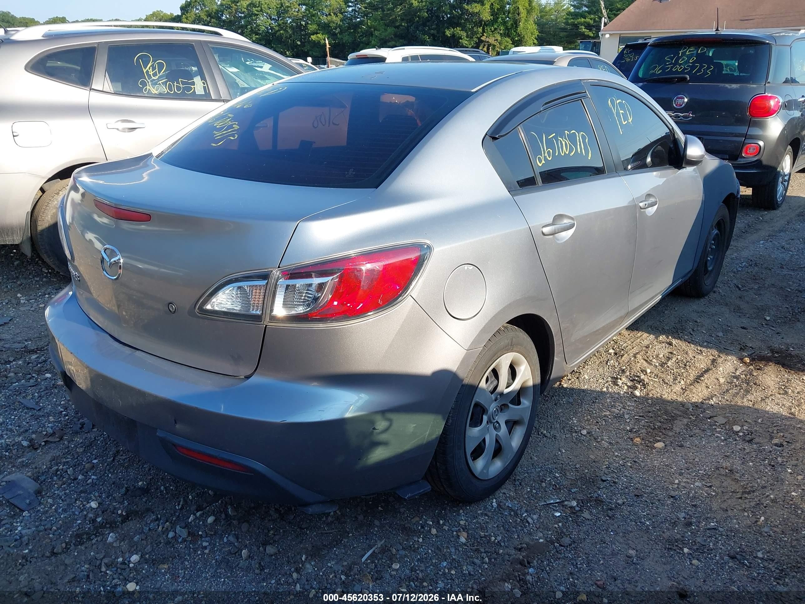 2011 Mazda Mazda3 I Sport Gray vin: JM1BL1UG1B1454669