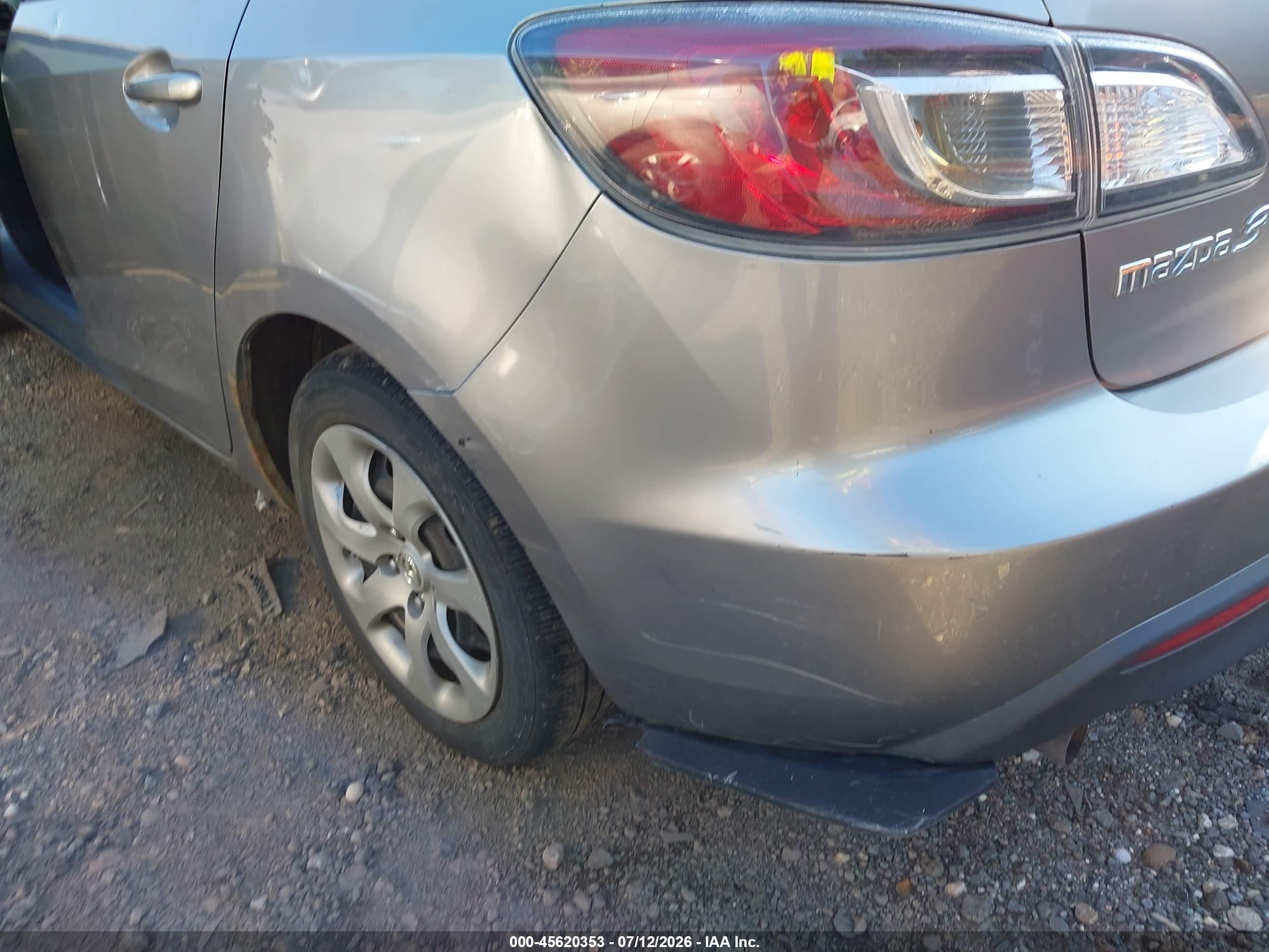 2011 Mazda Mazda3 I Sport Gray vin: JM1BL1UG1B1454669