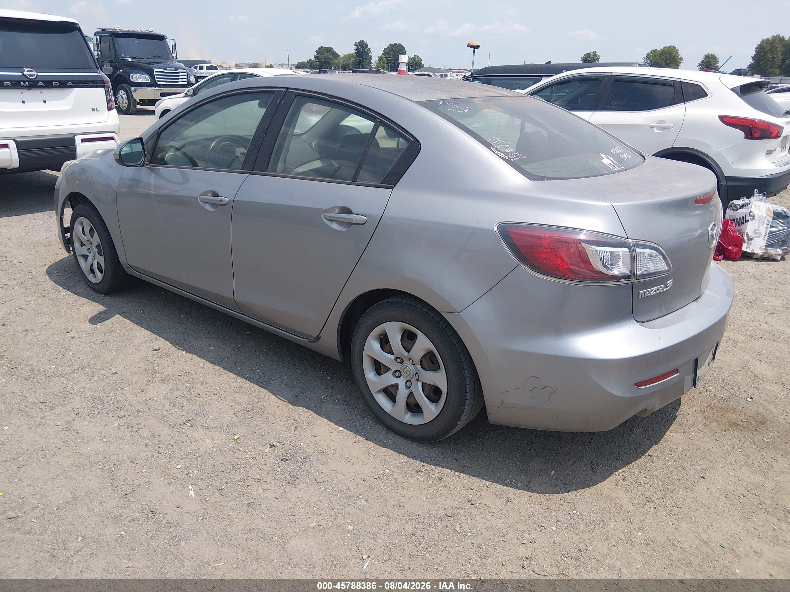 2012 Mazda Mazda3 I Sport Silver vin: JM1BL1UG1C1512684