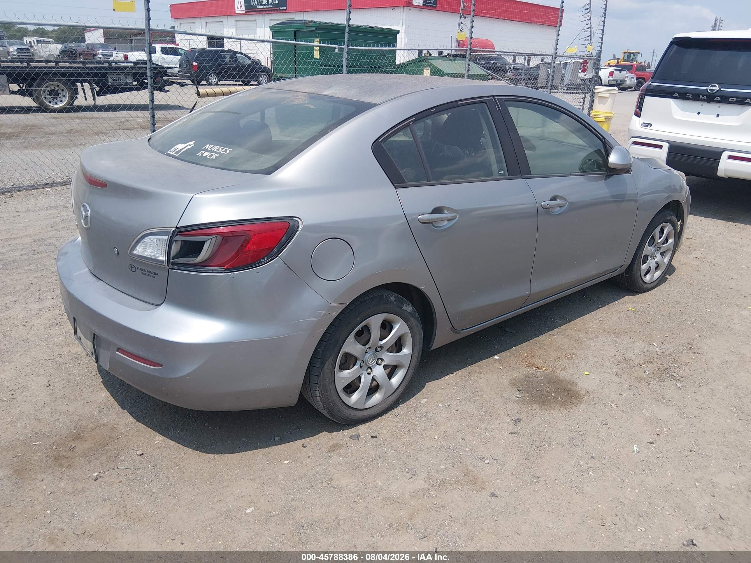 2012 Mazda Mazda3 I Sport Silver vin: JM1BL1UG1C1512684