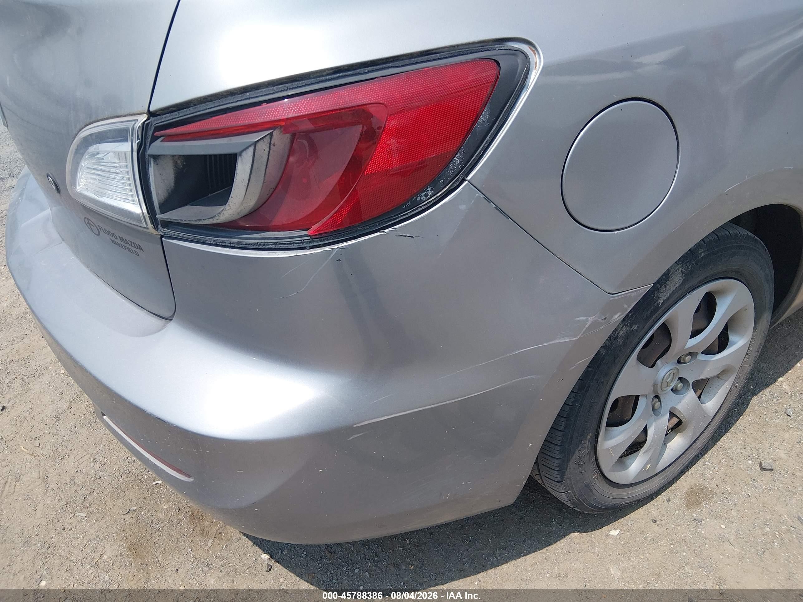 2012 Mazda Mazda3 I Sport Silver vin: JM1BL1UG1C1512684