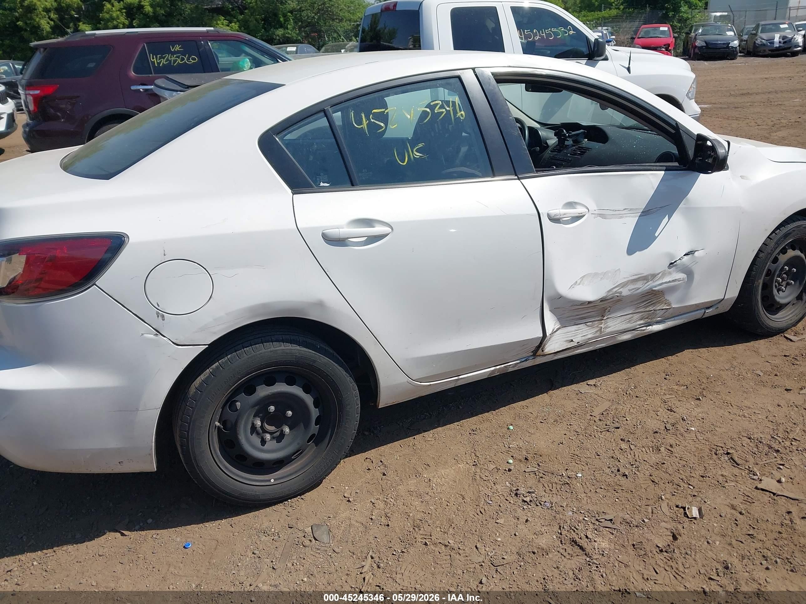 2012 Mazda Mazda3 I Sport White vin: JM1BL1UG1C1576501