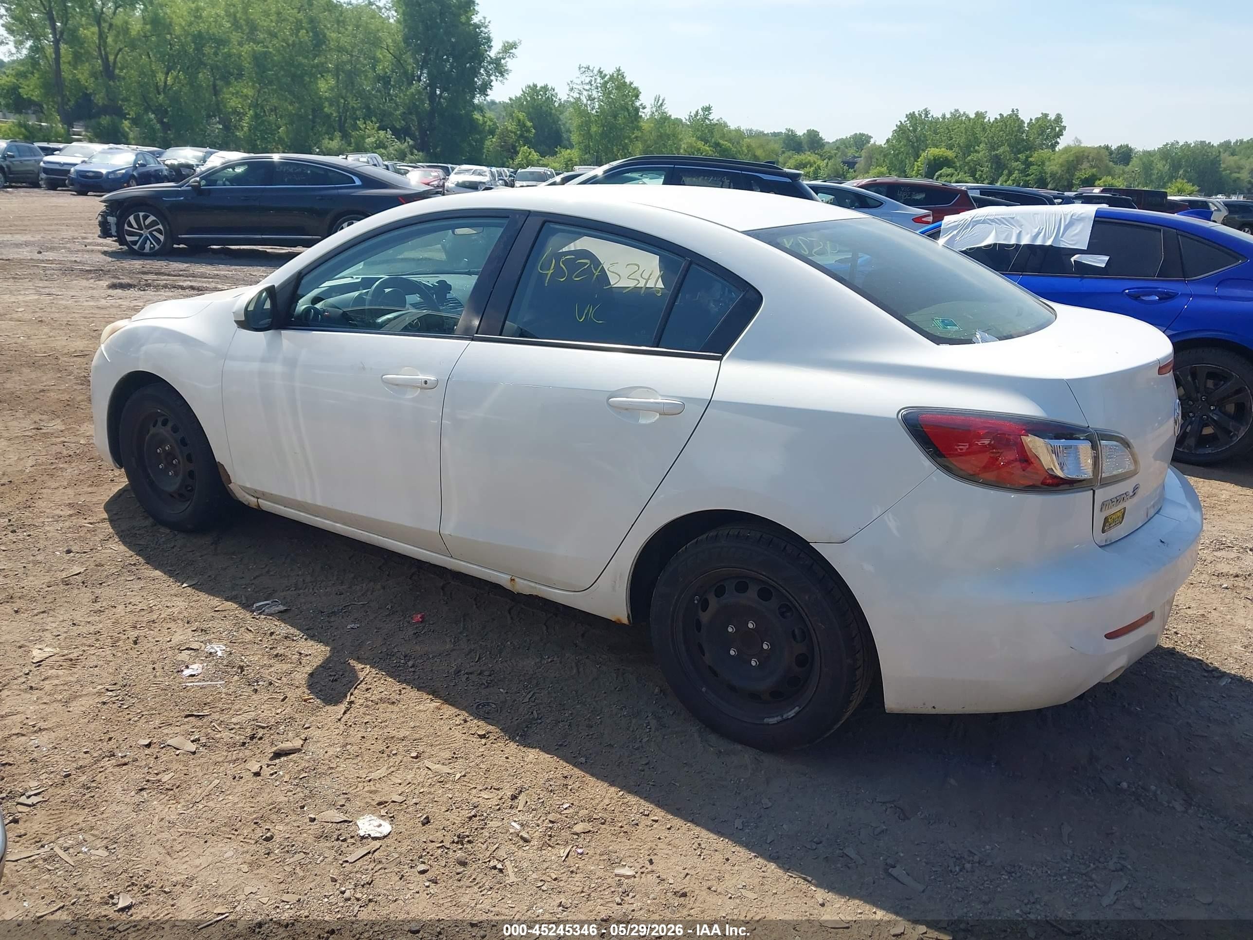 2012 Mazda Mazda3 I Sport White vin: JM1BL1UG1C1576501