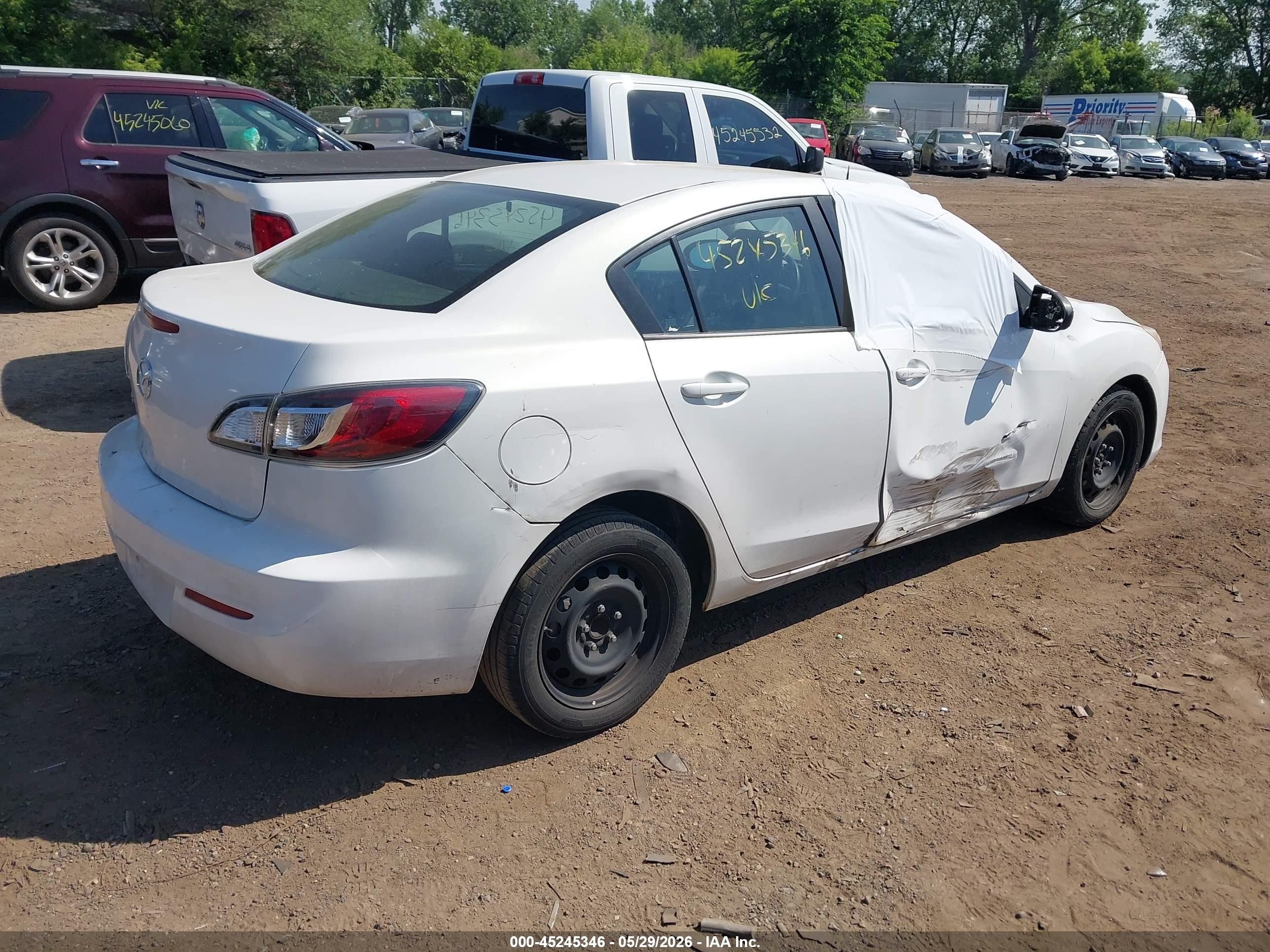 2012 Mazda Mazda3 I Sport White vin: JM1BL1UG1C1576501