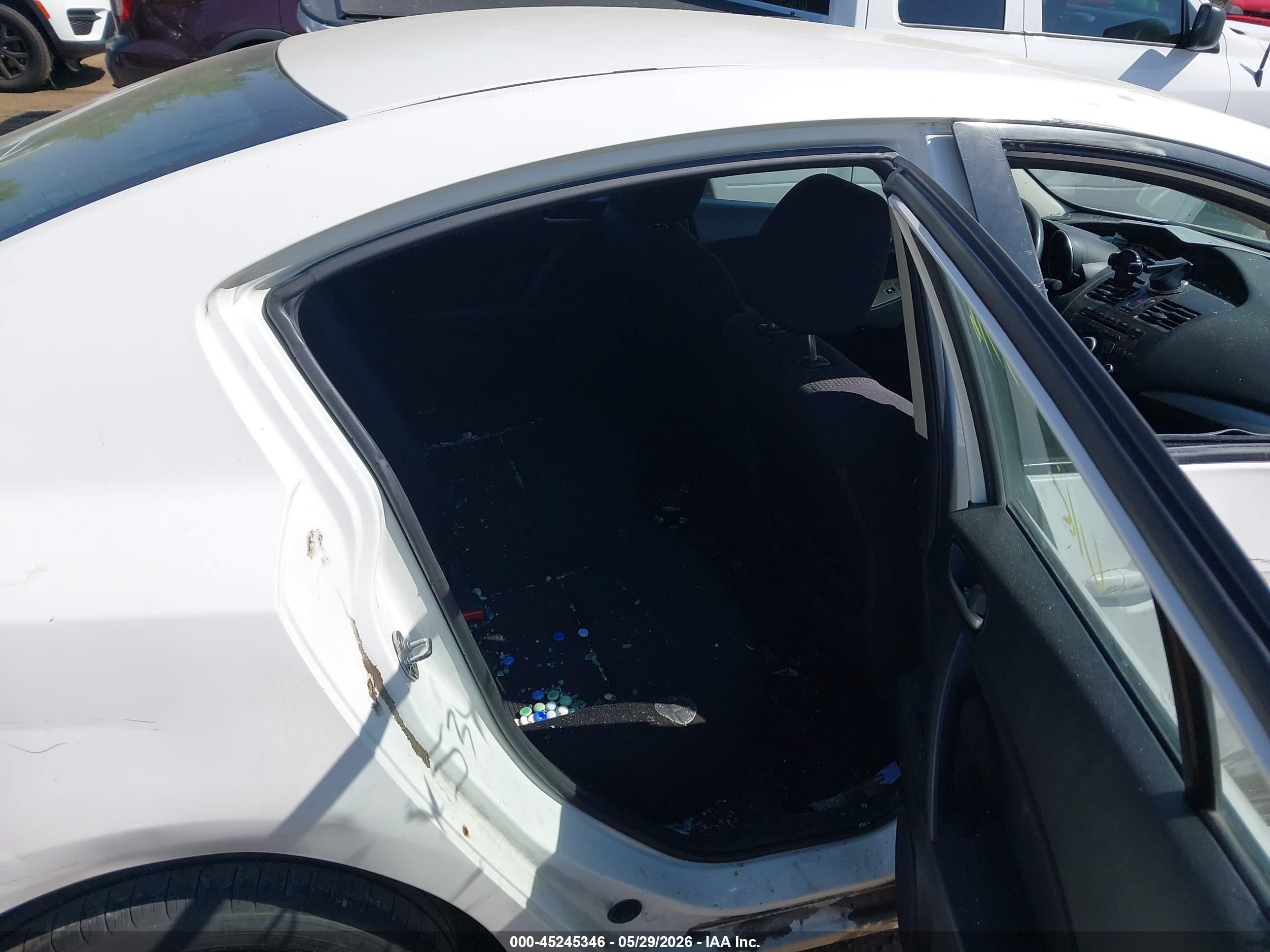 2012 Mazda Mazda3 I Sport White vin: JM1BL1UG1C1576501