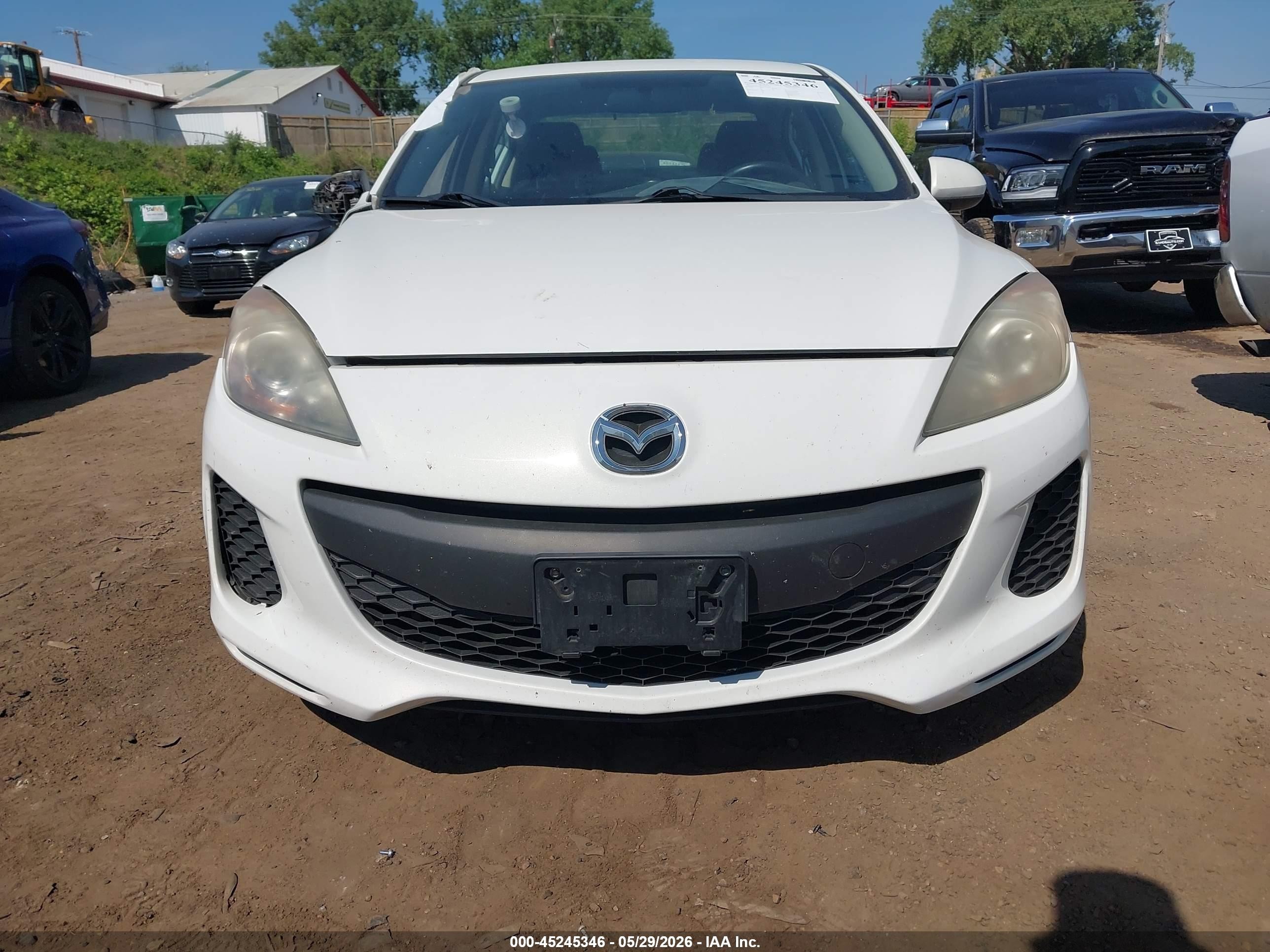 2012 Mazda Mazda3 I Sport White vin: JM1BL1UG1C1576501