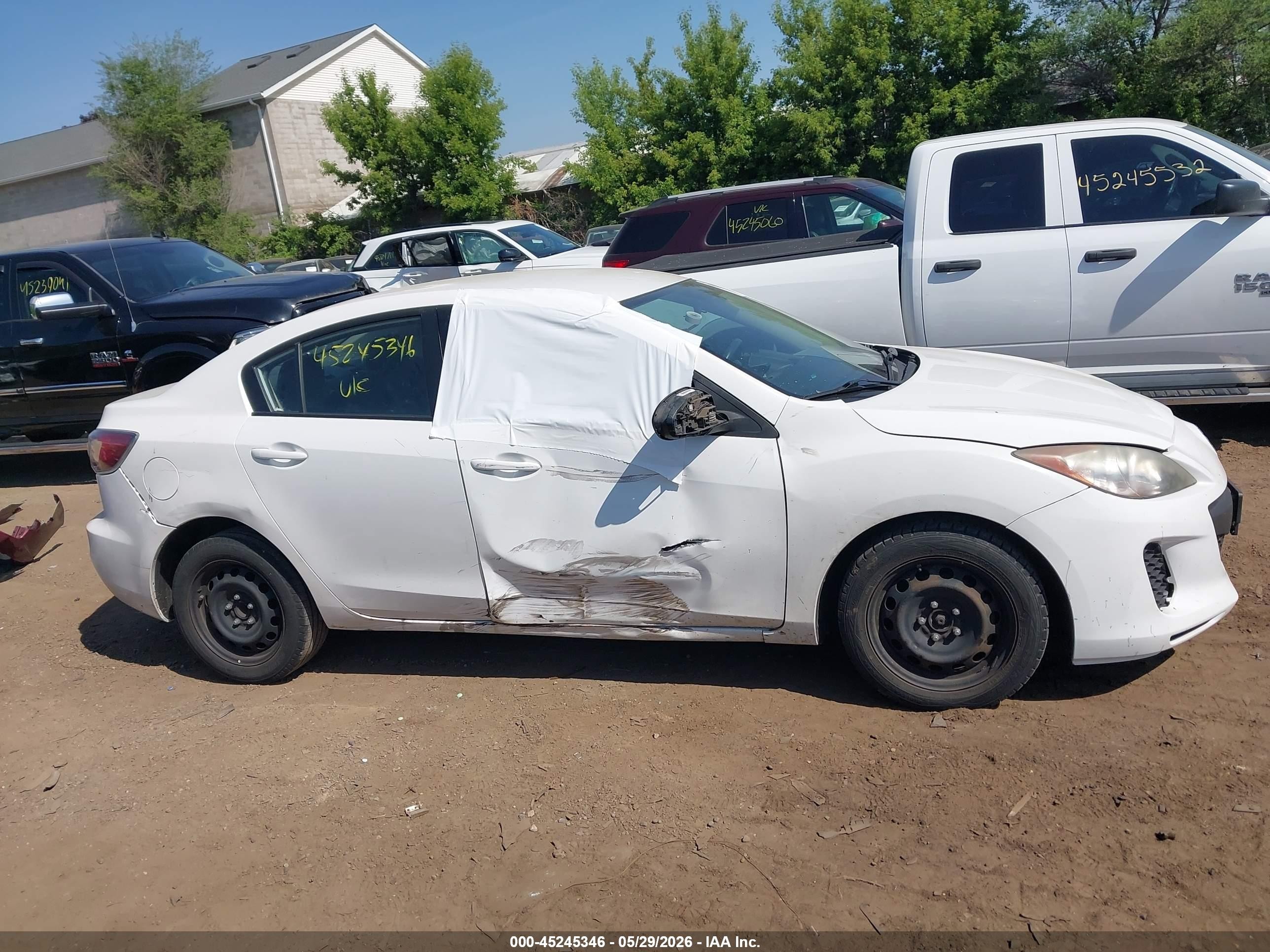 2012 Mazda Mazda3 I Sport White vin: JM1BL1UG1C1576501