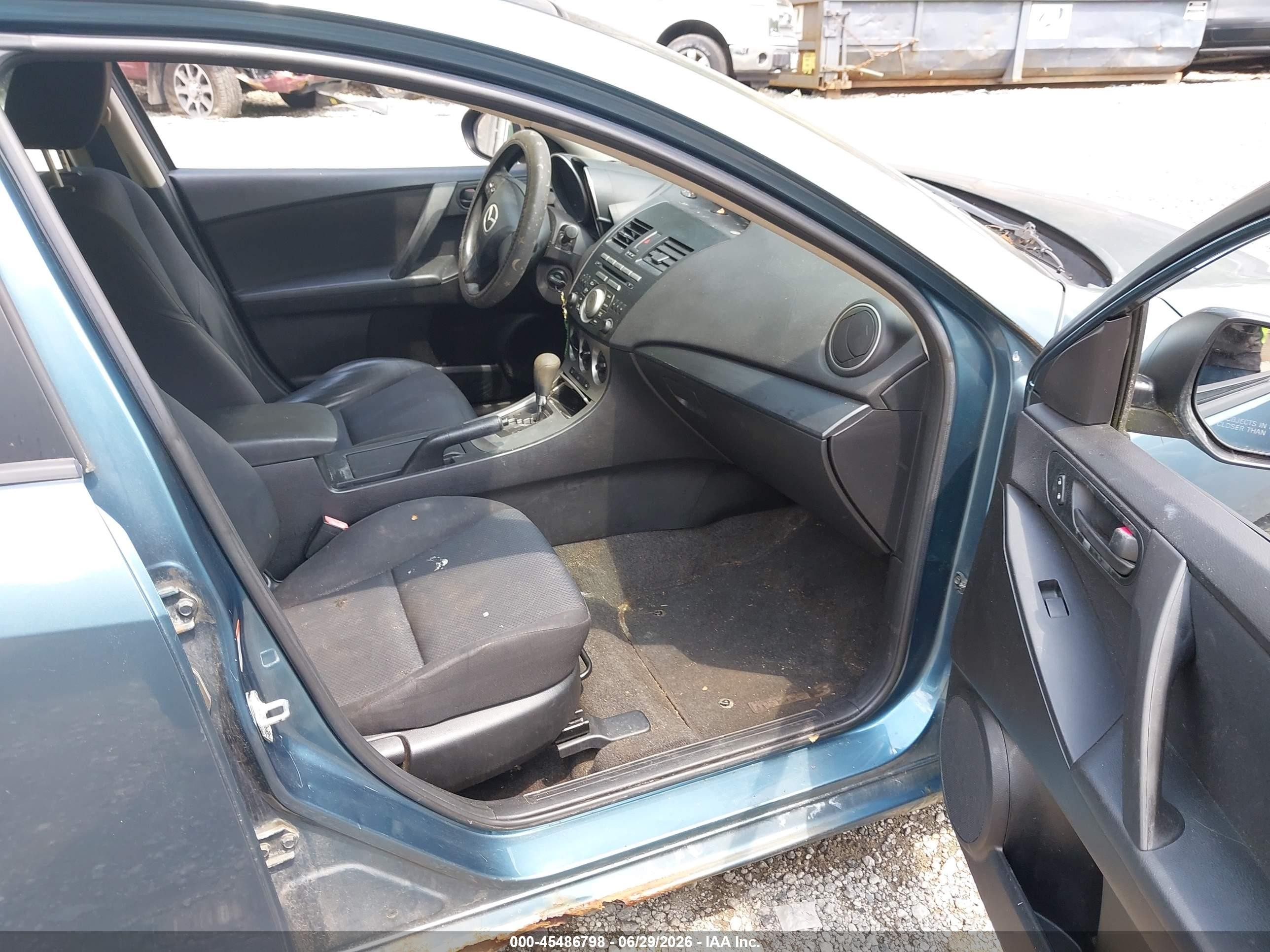 2011 Mazda Mazda3 I Sport Blue vin: JM1BL1UG2B1382008