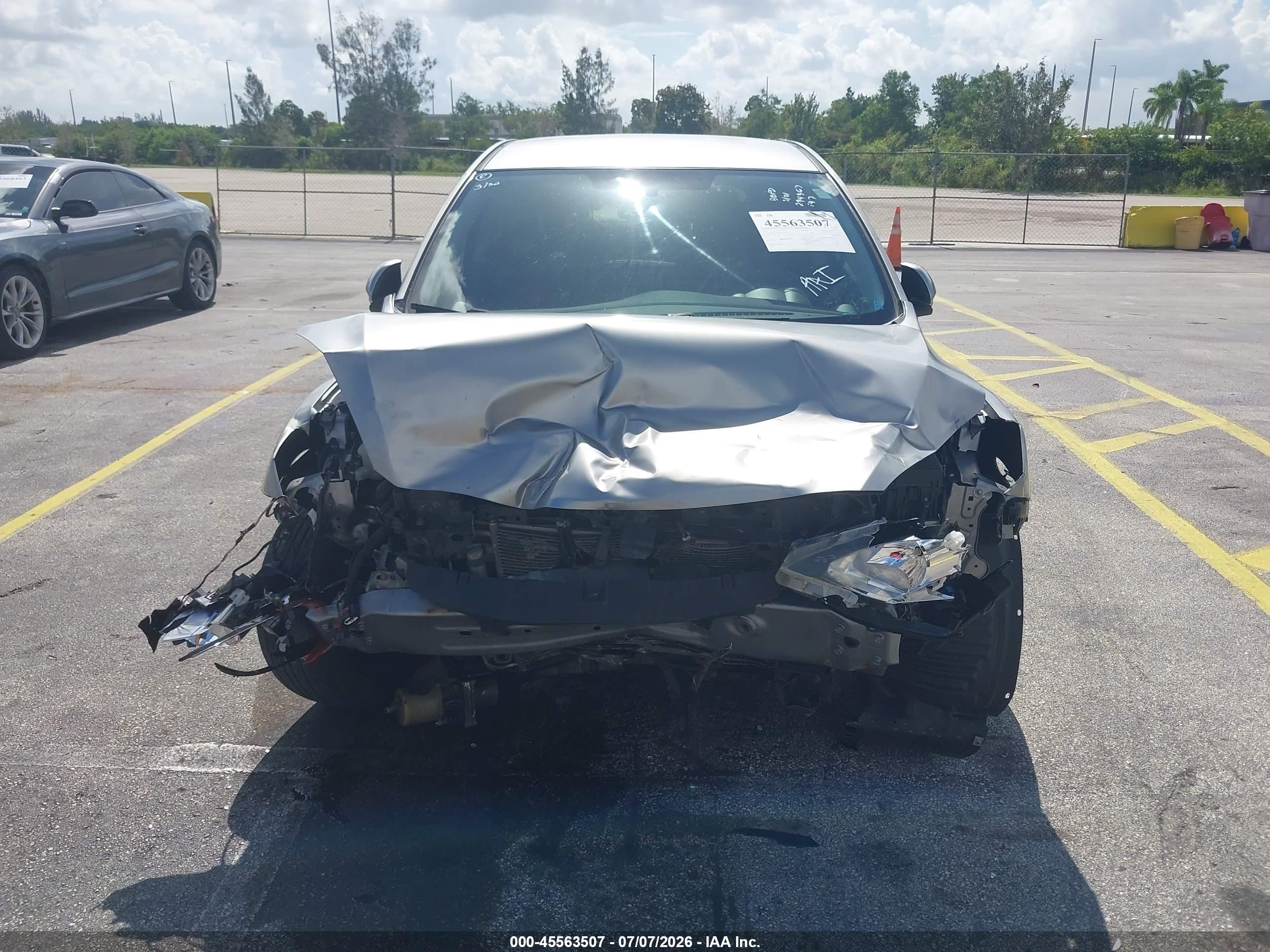 2011 Mazda Mazda3 I Sport Silver vin: JM1BL1UG3B1462644