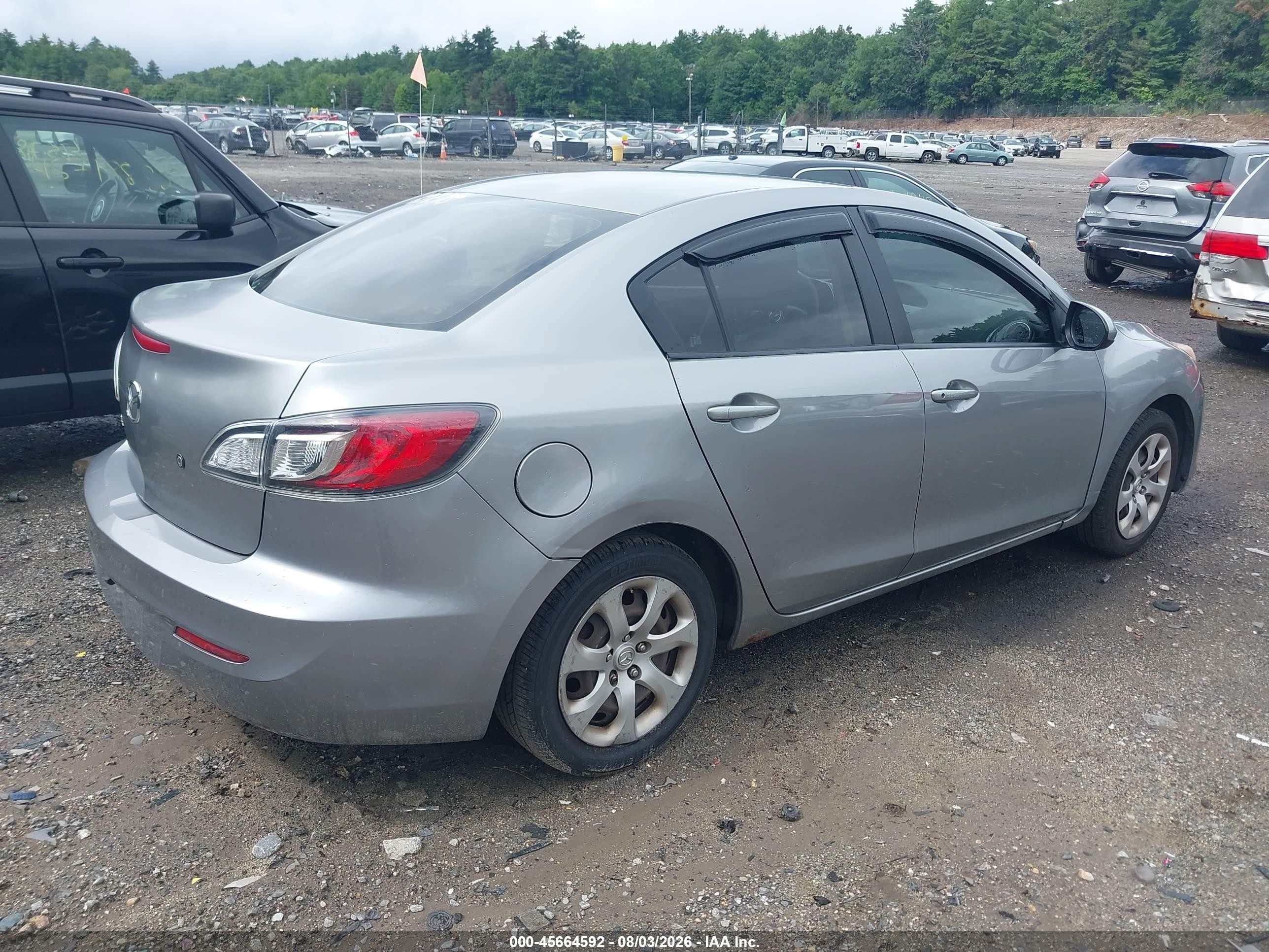 2012 Mazda Mazda3 I Sport Silver vin: JM1BL1UG3C1509589
