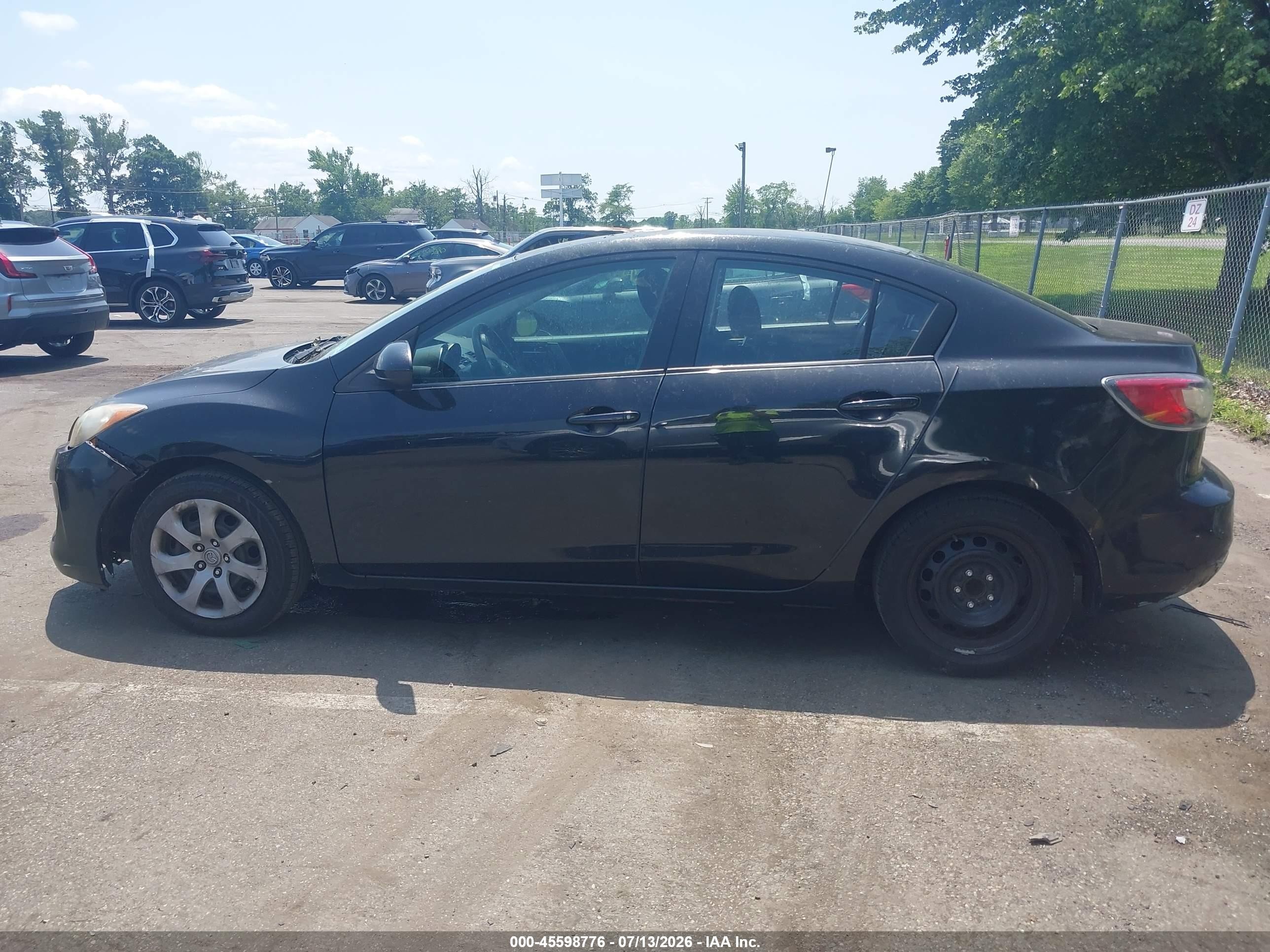 2012 Mazda Mazda3 I Sport Черный vin: JM1BL1UG3C1510211