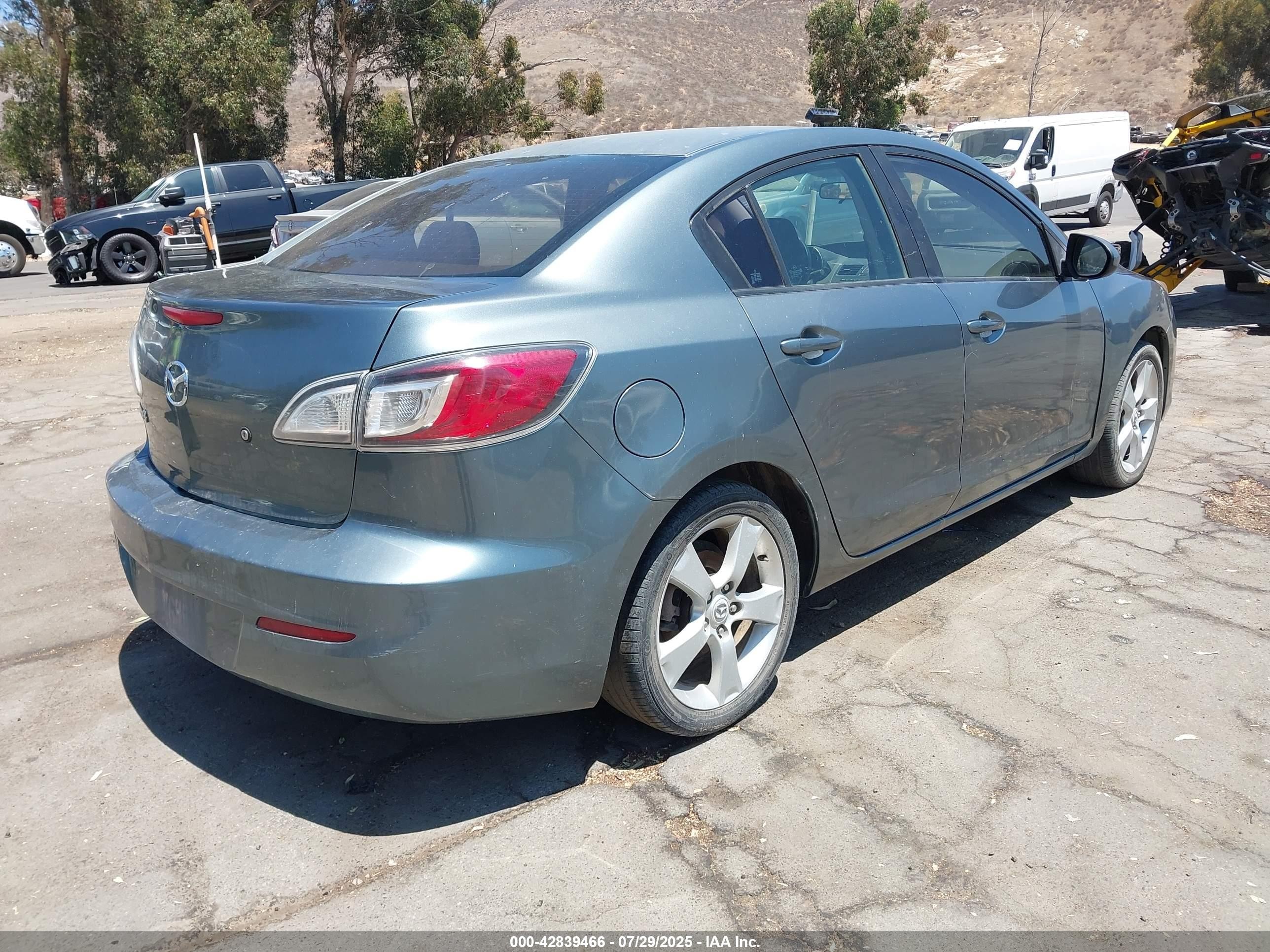 2012 Mazda Mazda3 I Sport Gray vin: JM1BL1UG3C1531432