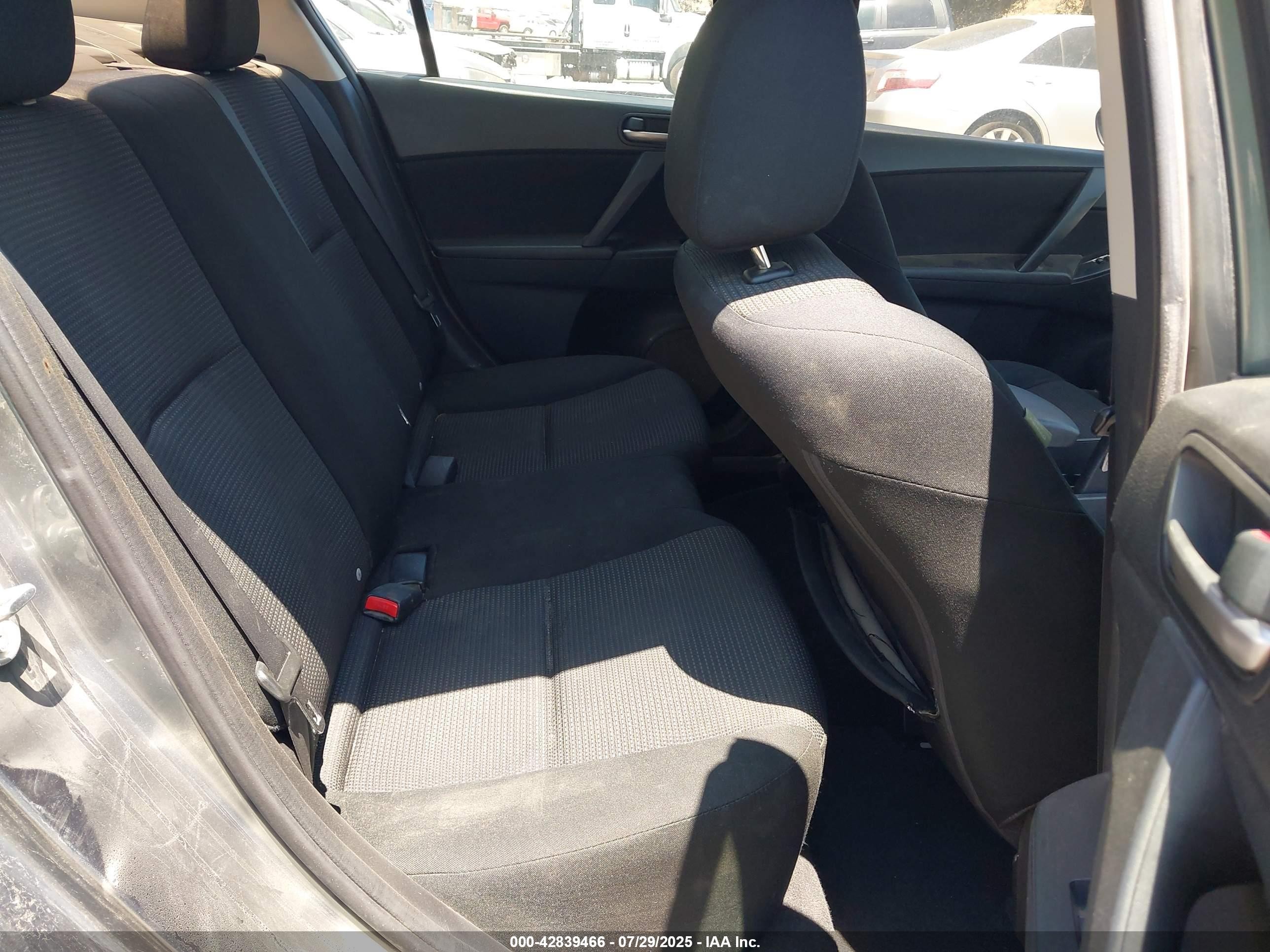 2012 Mazda Mazda3 I Sport Gray vin: JM1BL1UG3C1531432