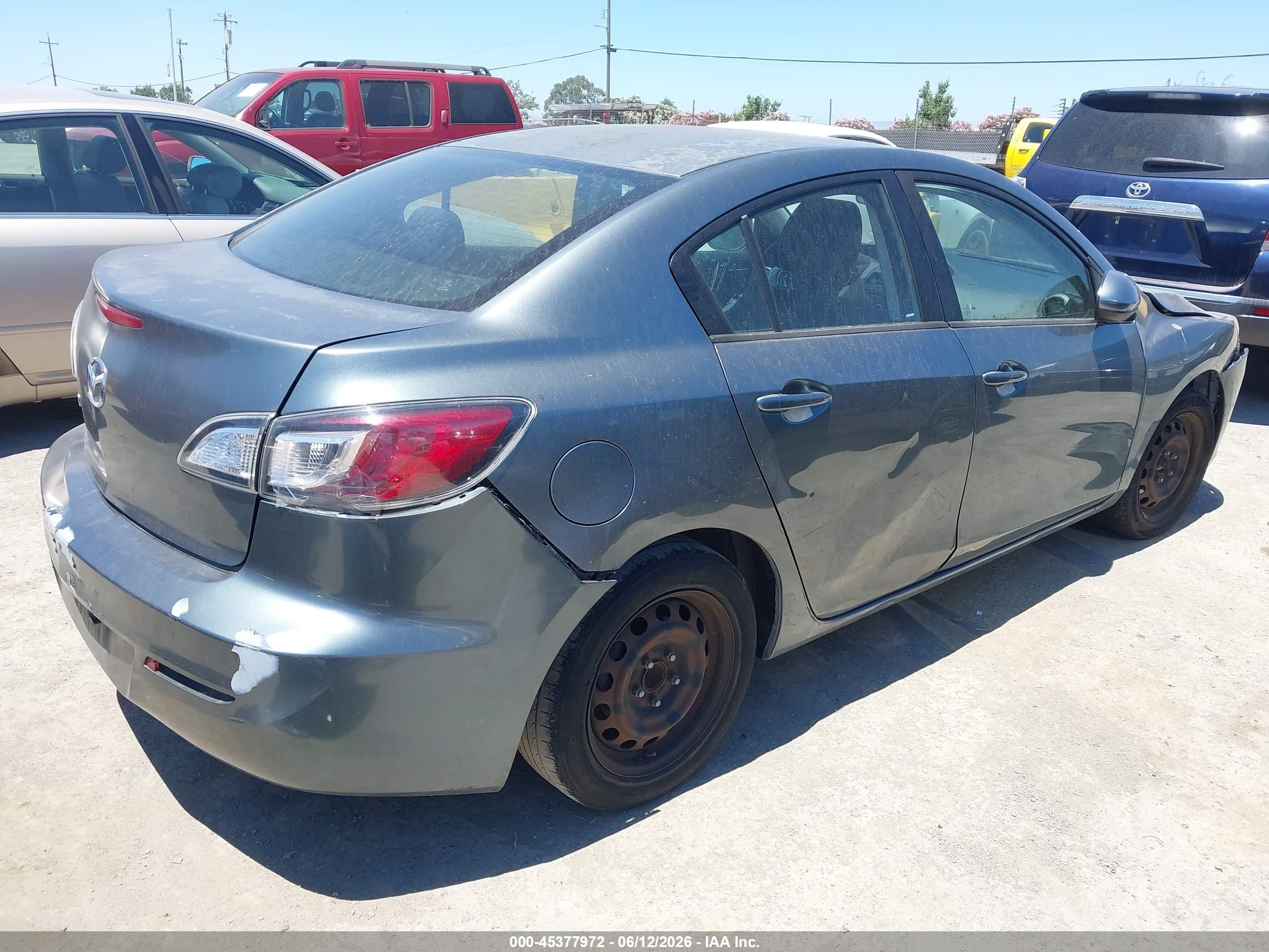 2012 Mazda Mazda3 I Sport Зеленый vin: JM1BL1UG3C1677457