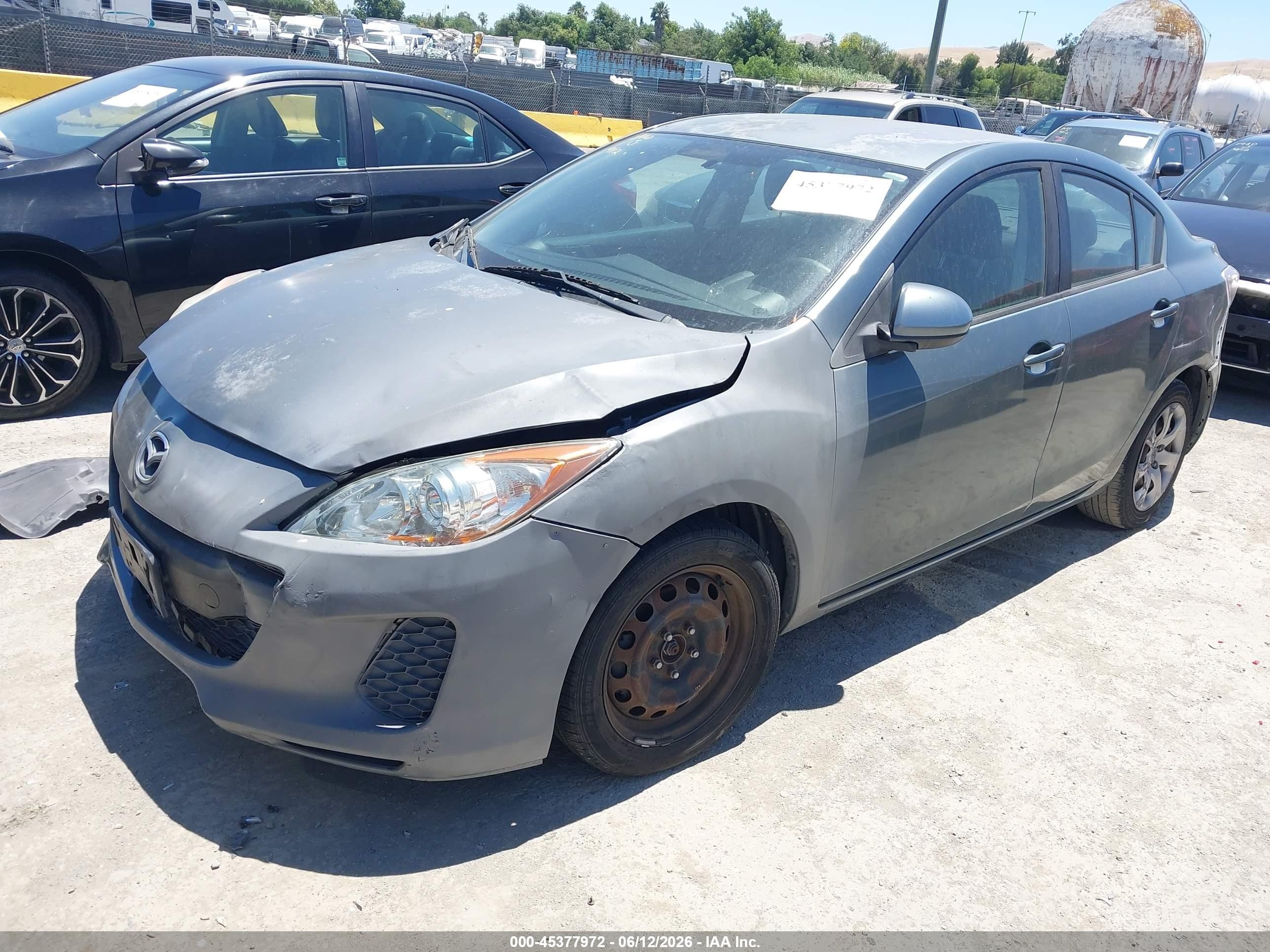 2012 Mazda Mazda3 I Sport Зеленый vin: JM1BL1UG3C1677457