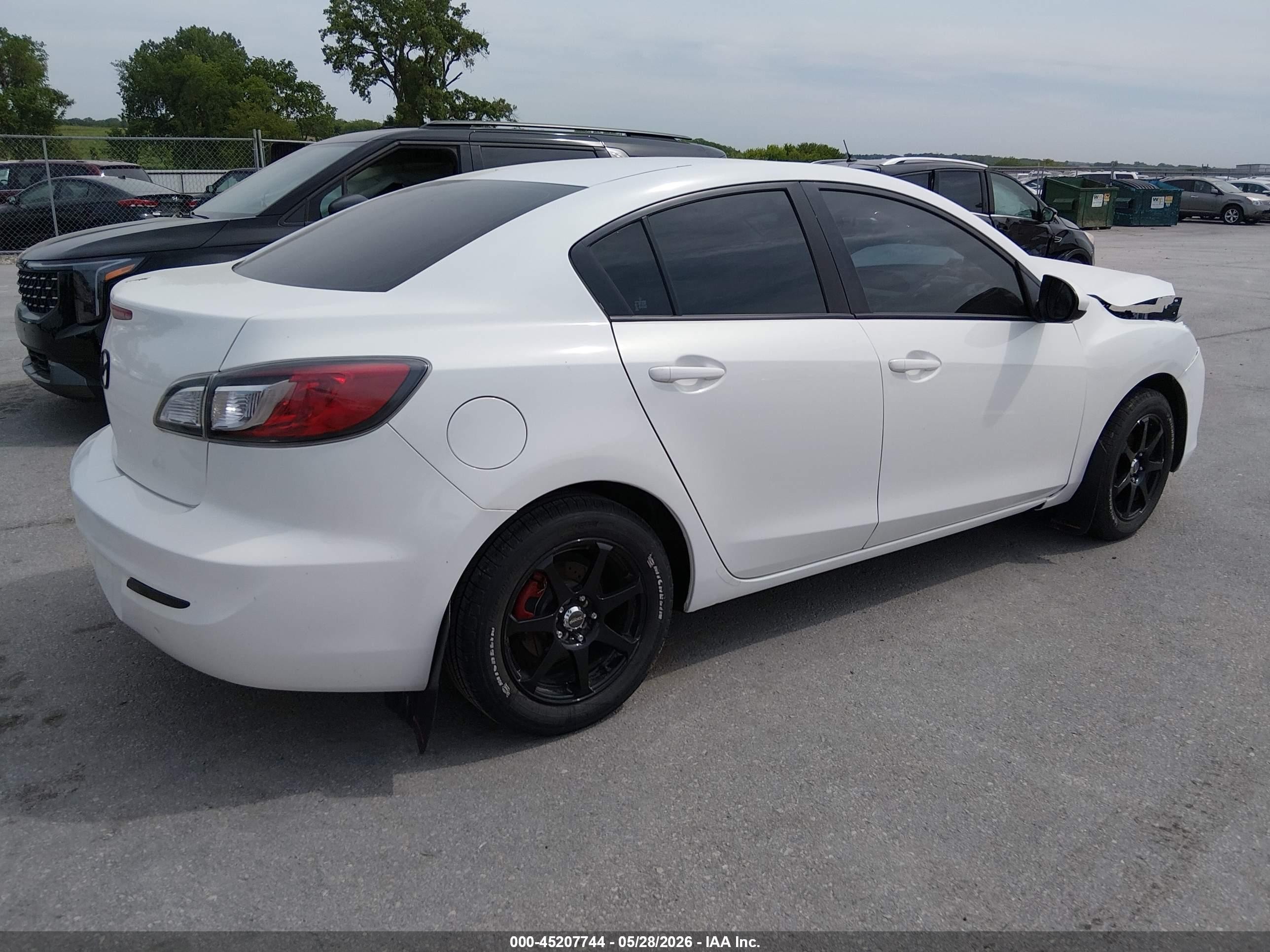 2012 Mazda Mazda3 I Sport White vin: JM1BL1UG4C1519046