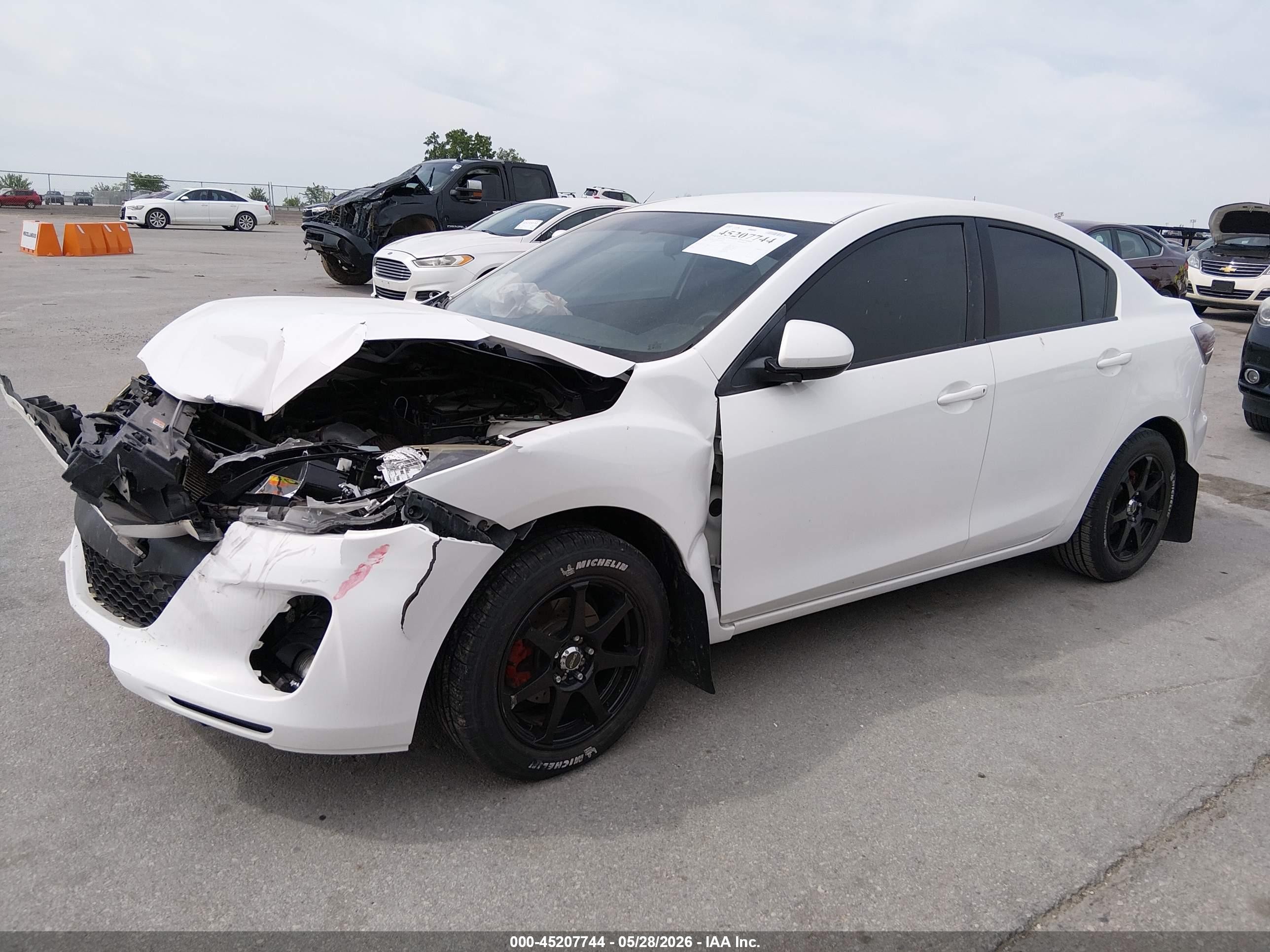 2012 Mazda Mazda3 I Sport White vin: JM1BL1UG4C1519046