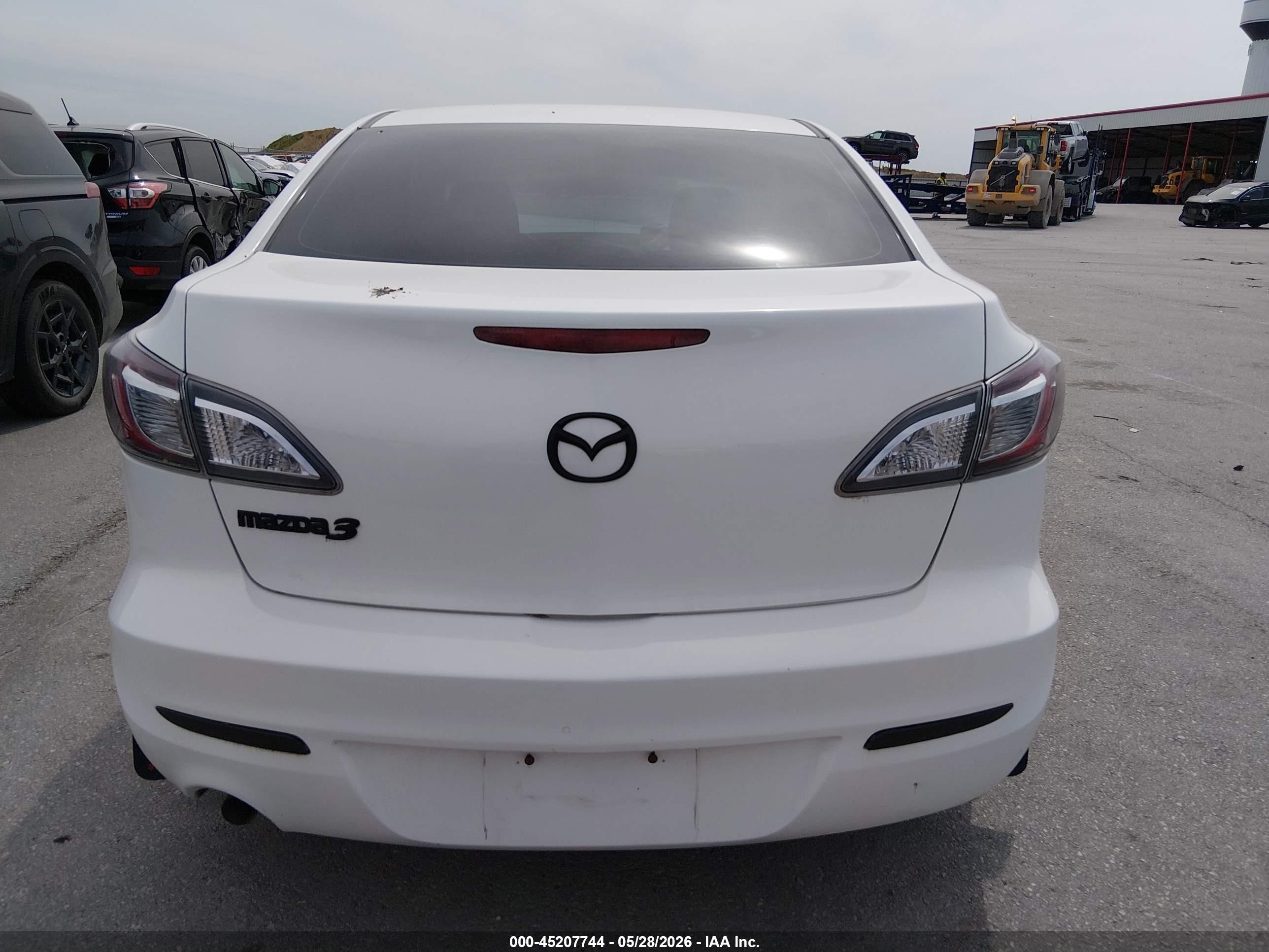 2012 Mazda Mazda3 I Sport White vin: JM1BL1UG4C1519046