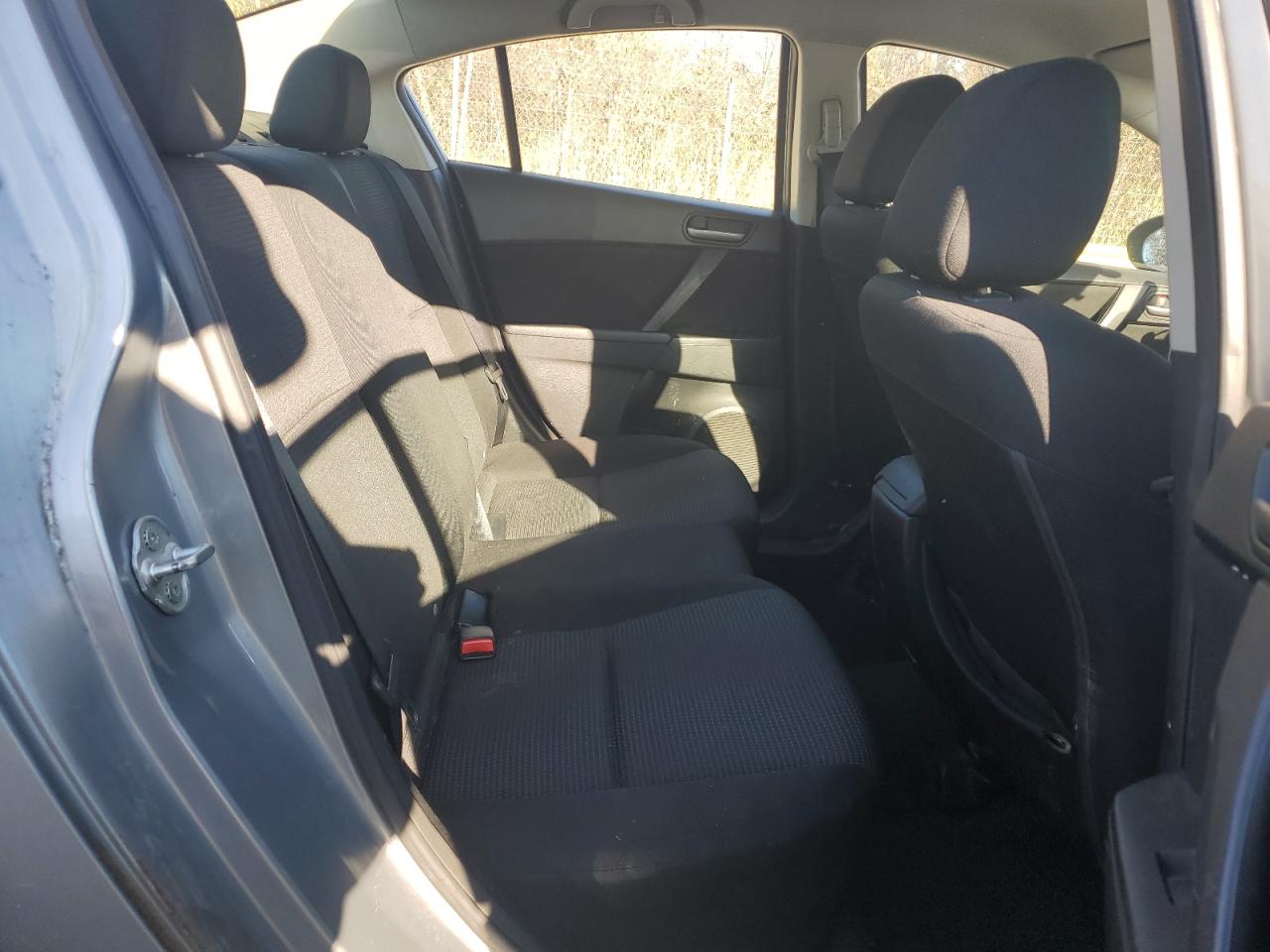 2012 Mazda 3 I Серебряный vin: JM1BL1UG4C1525560