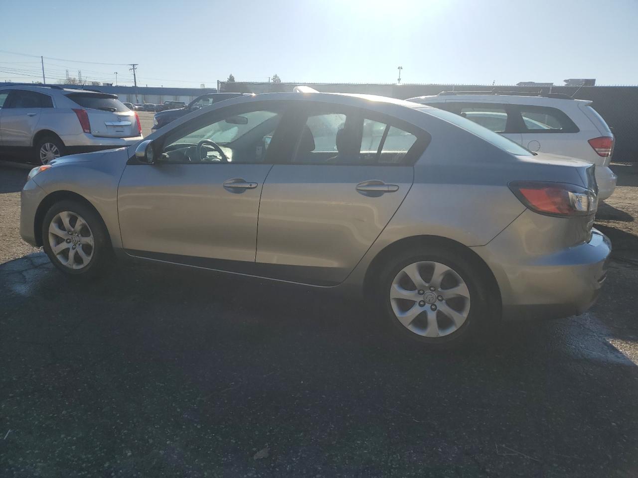 2012 Mazda 3 I Серебряный vin: JM1BL1UG4C1525560