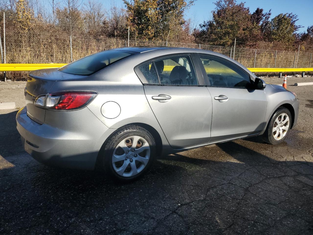 2012 Mazda 3 I Серебряный vin: JM1BL1UG4C1525560