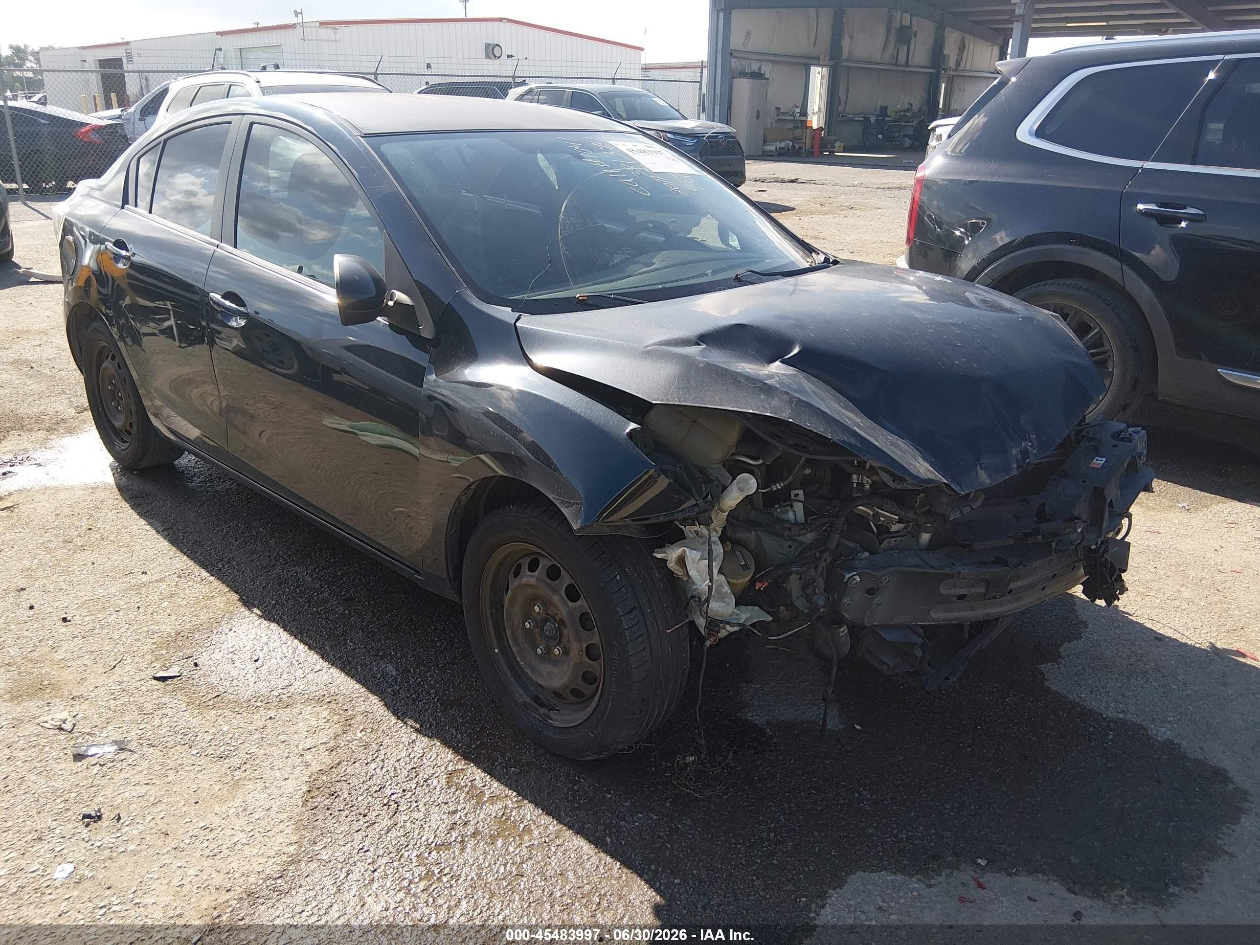2011 Mazda Mazda3 I Sport Black vin: JM1BL1UG6B1381394