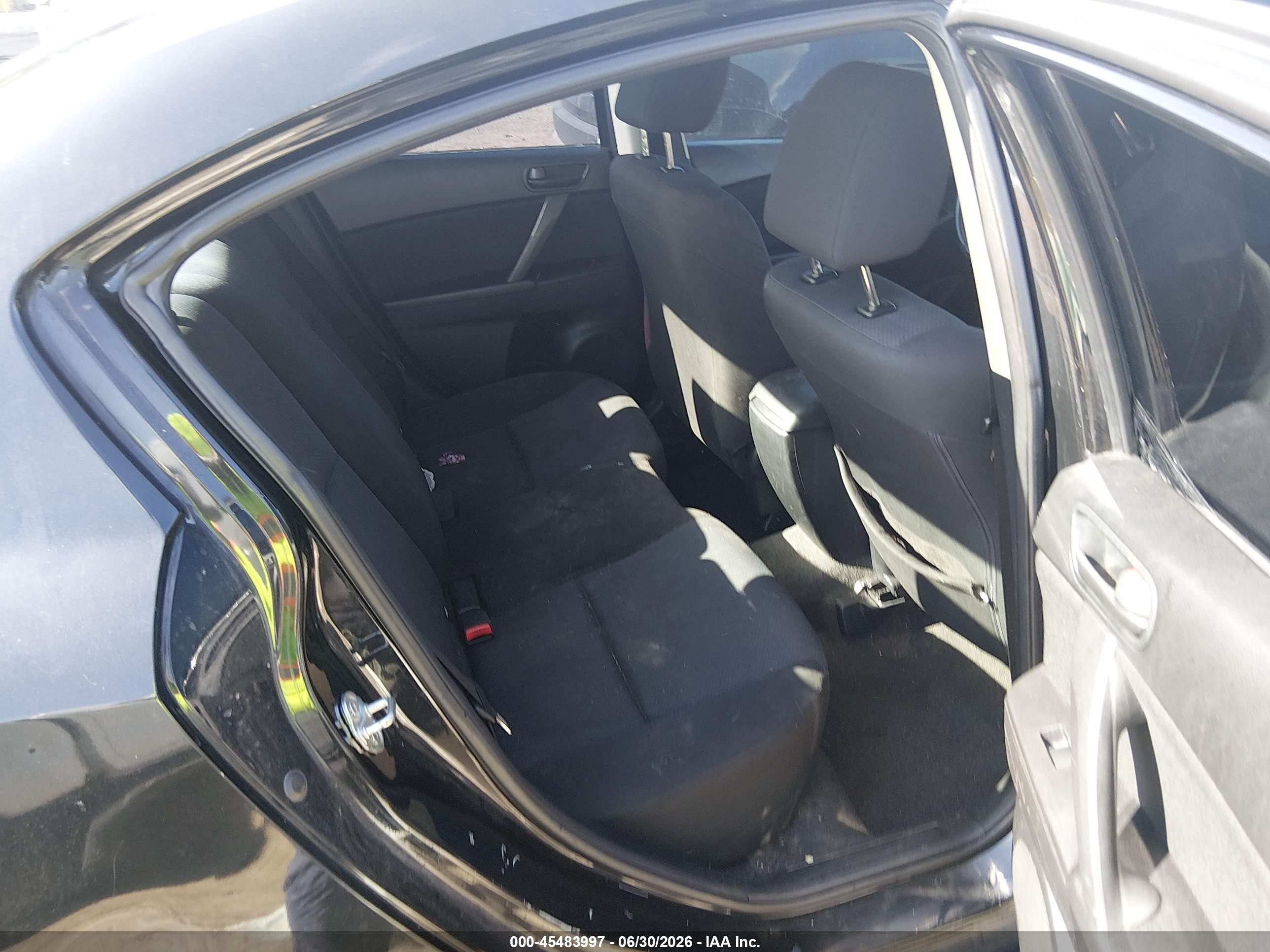 2011 Mazda Mazda3 I Sport Black vin: JM1BL1UG6B1381394